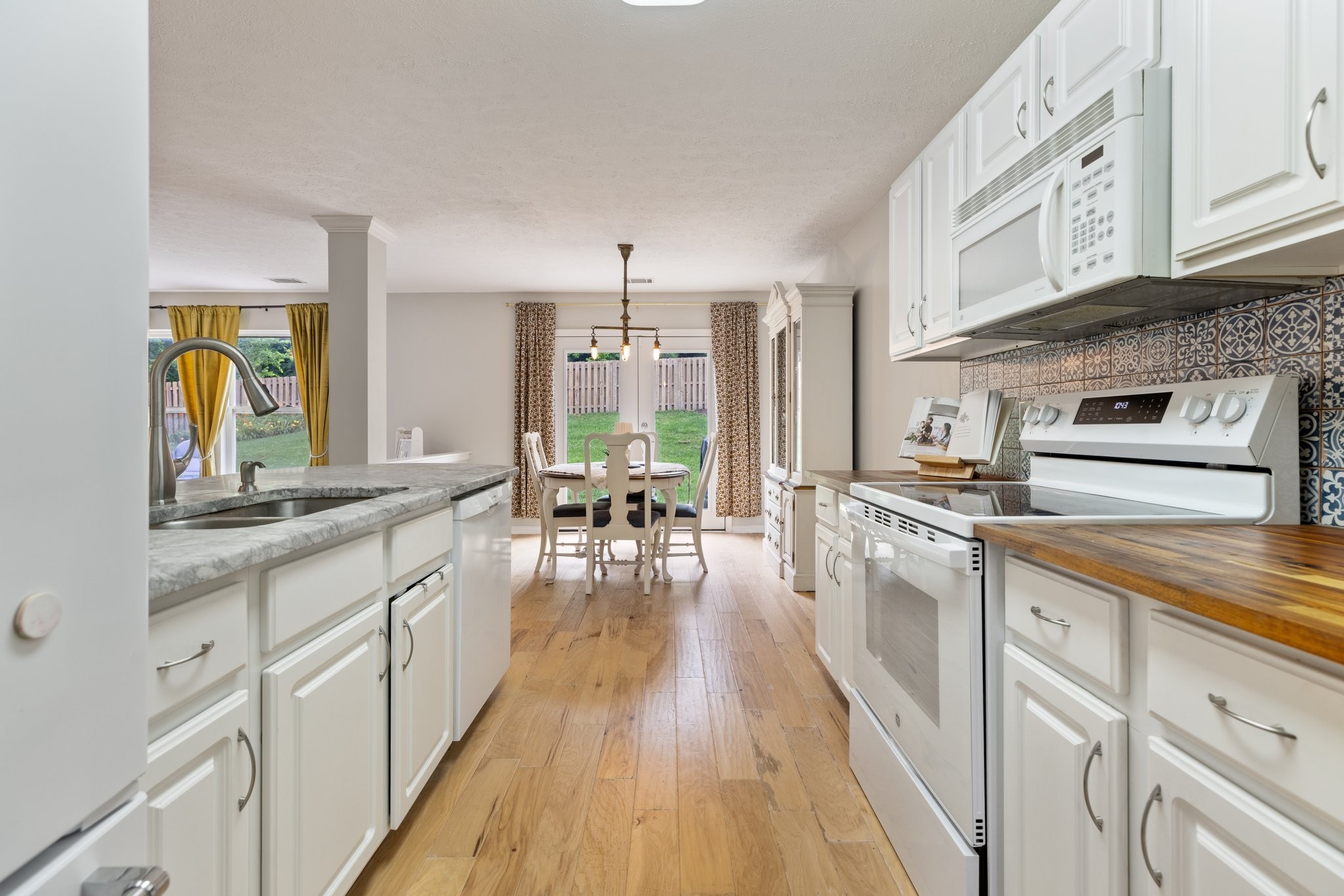 7104 Commonwealth Cir