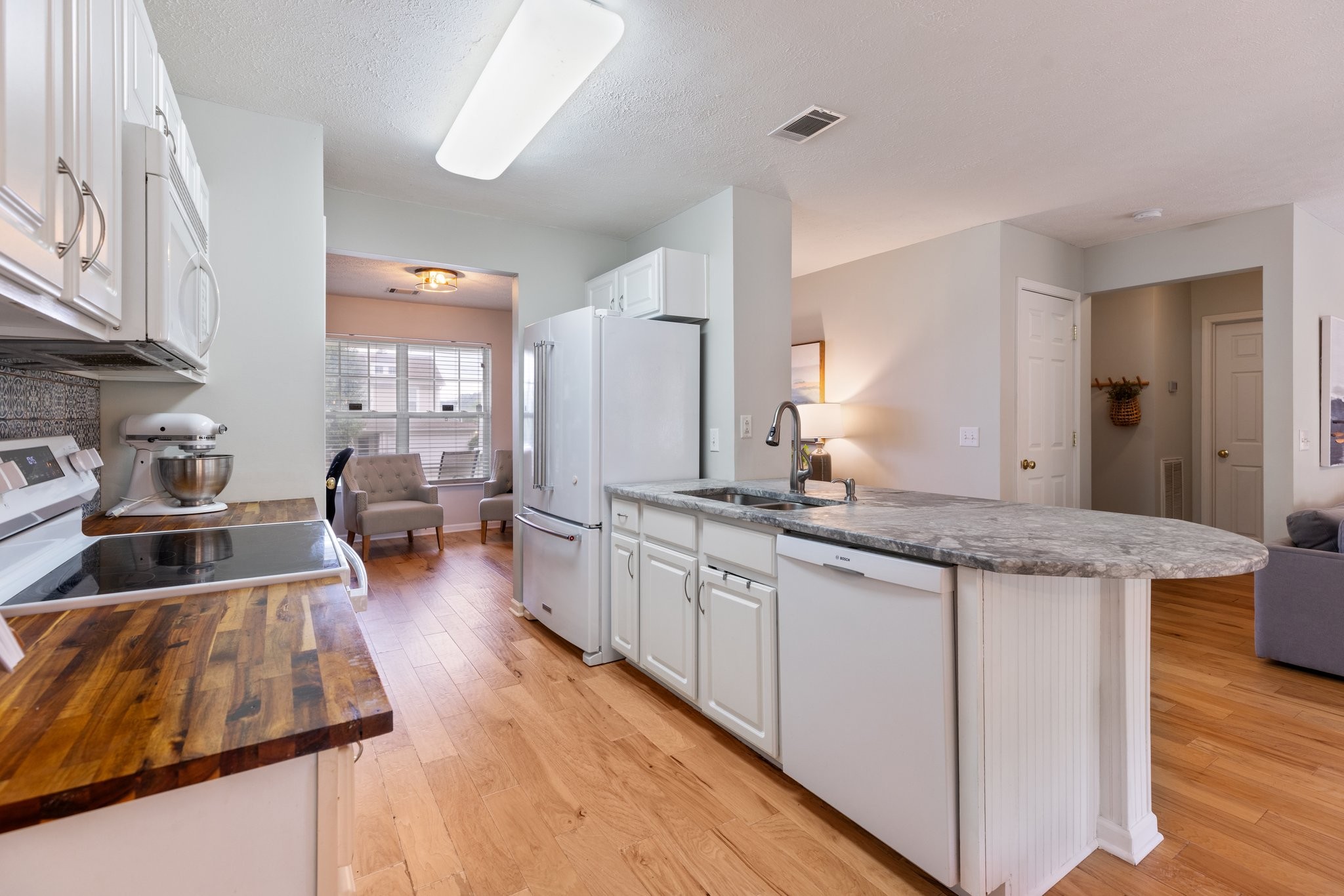 7104 Commonwealth Cir