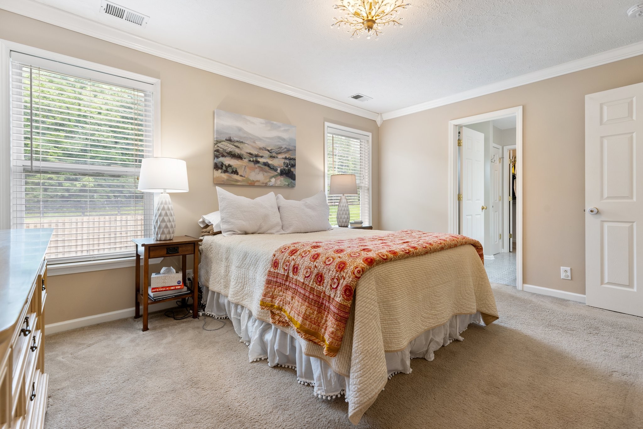 7104 Commonwealth Cir