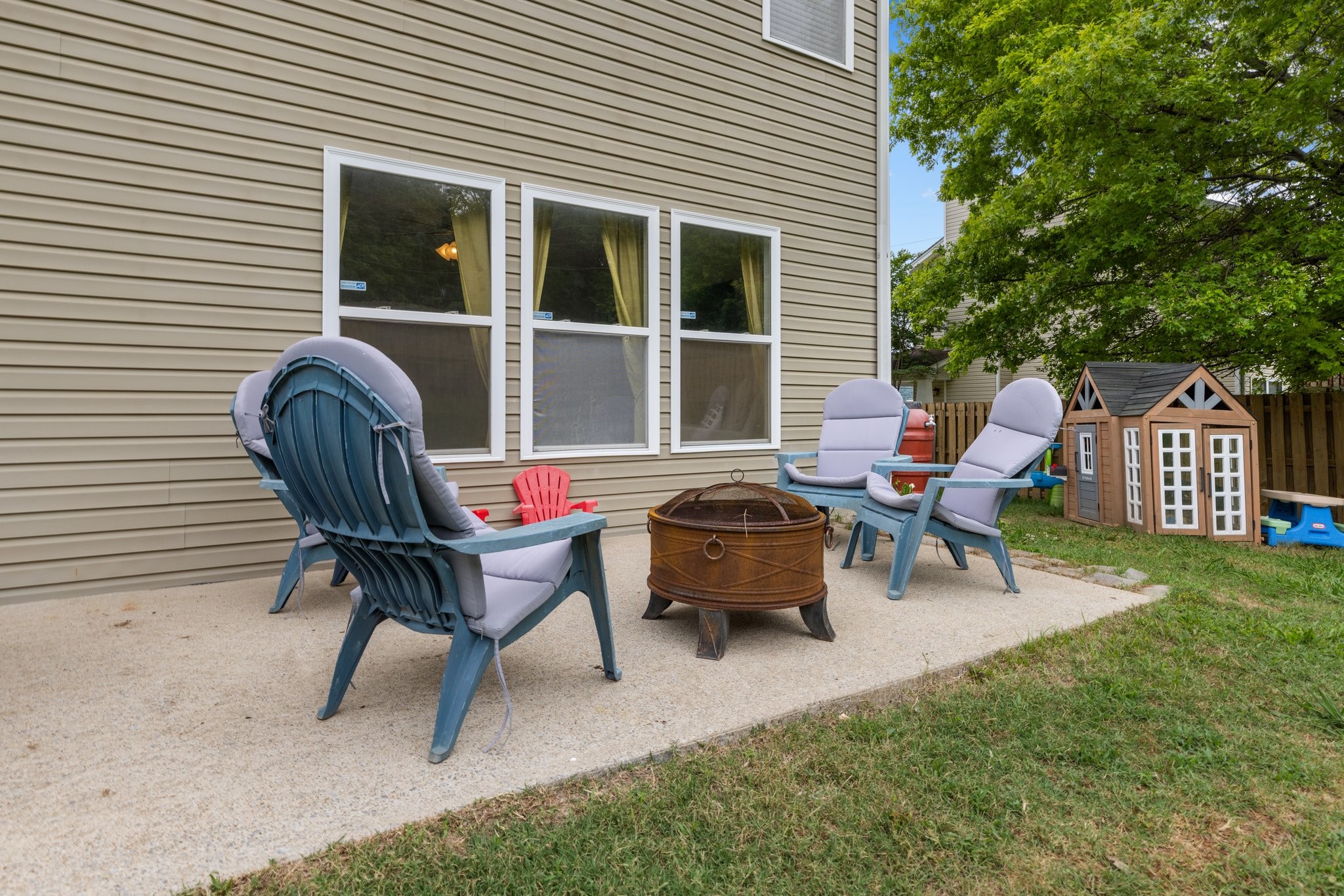 7104 Commonwealth Cir