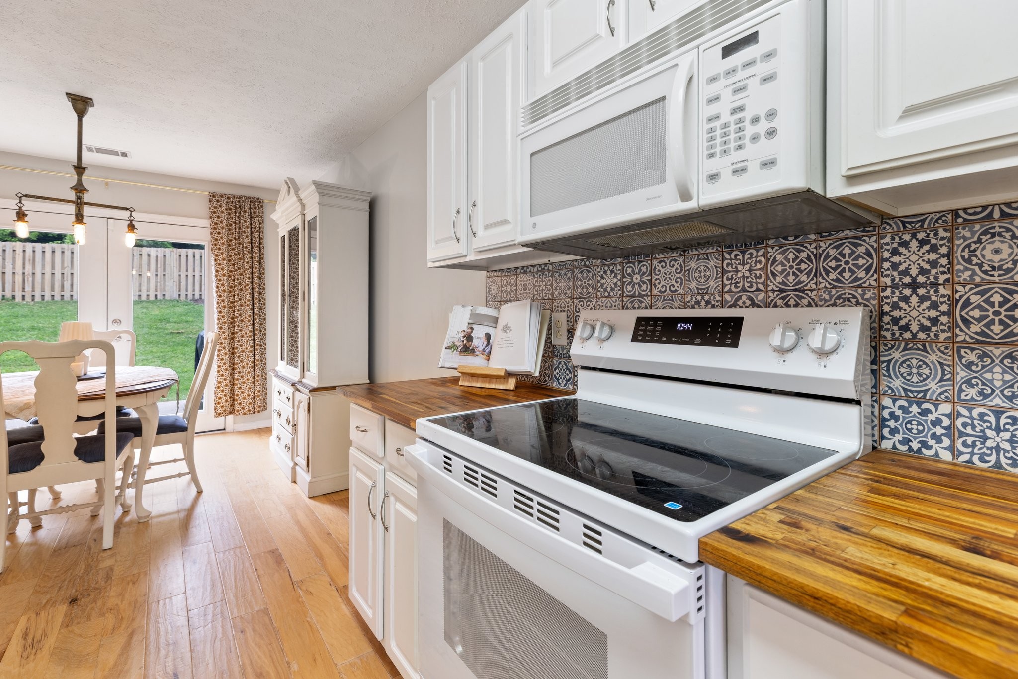 7104 Commonwealth Cir