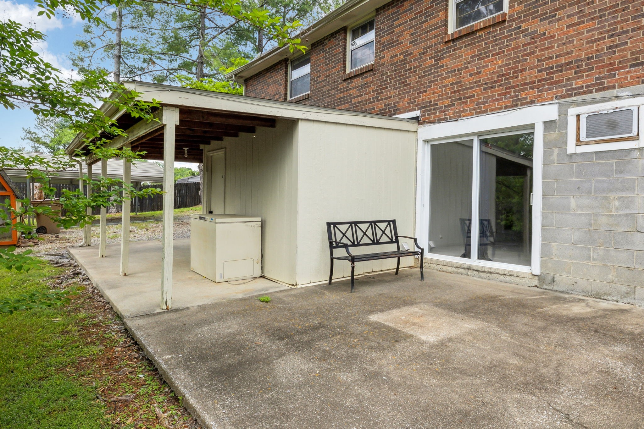 214 Rosehill Dr