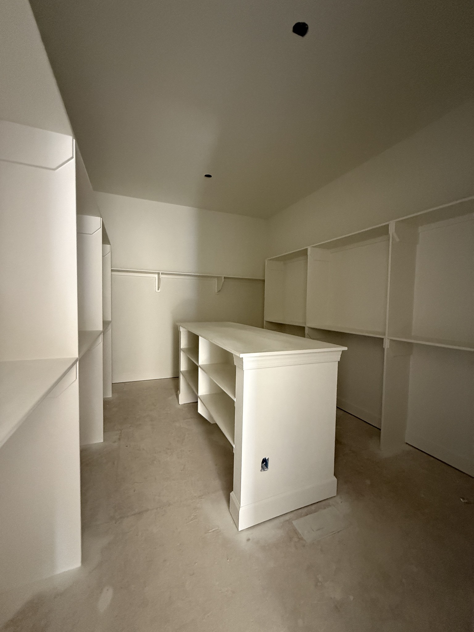 9902 Amarosa Court