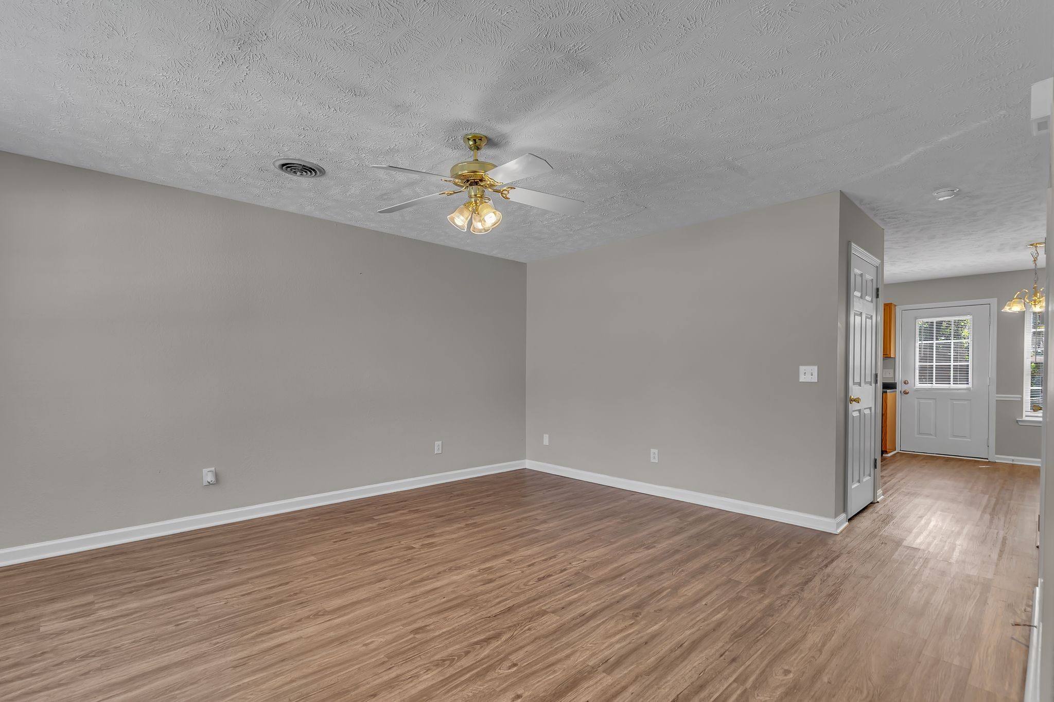 1512 Center Pointe Dr