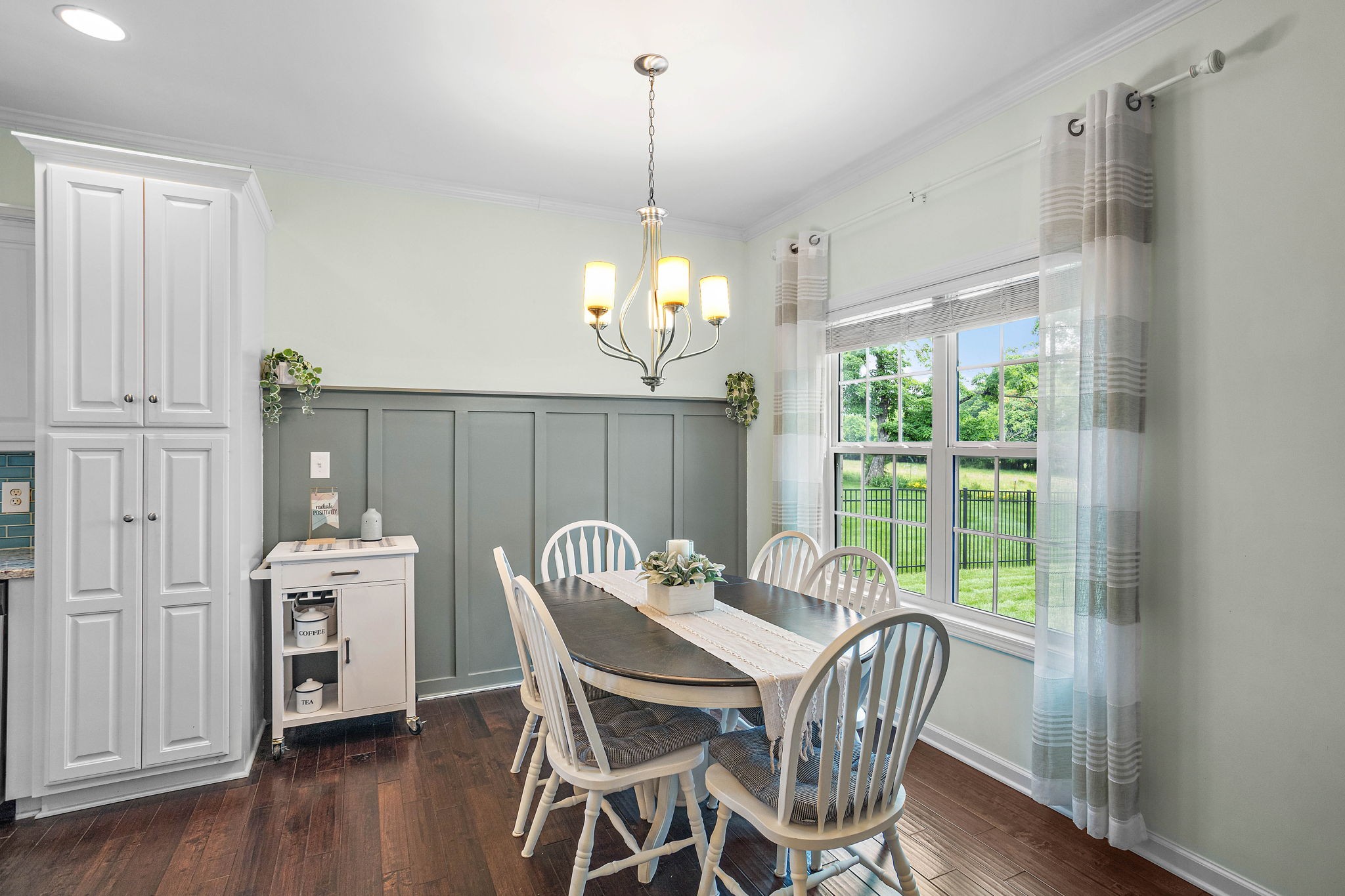 460 Lucy Cir