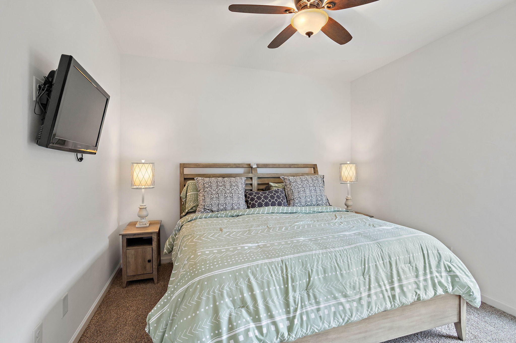 460 Lucy Cir