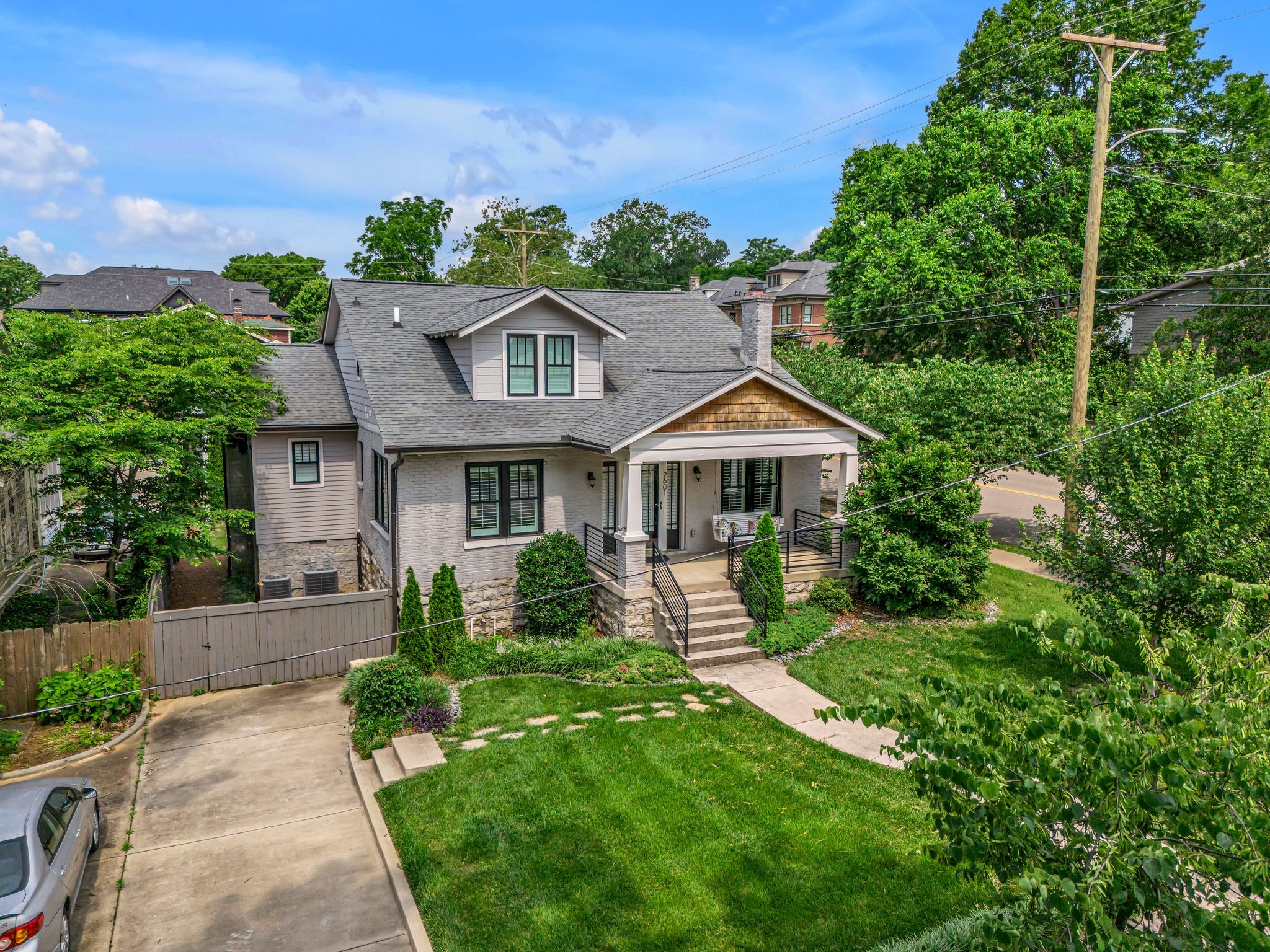 2601 Oakland Ave