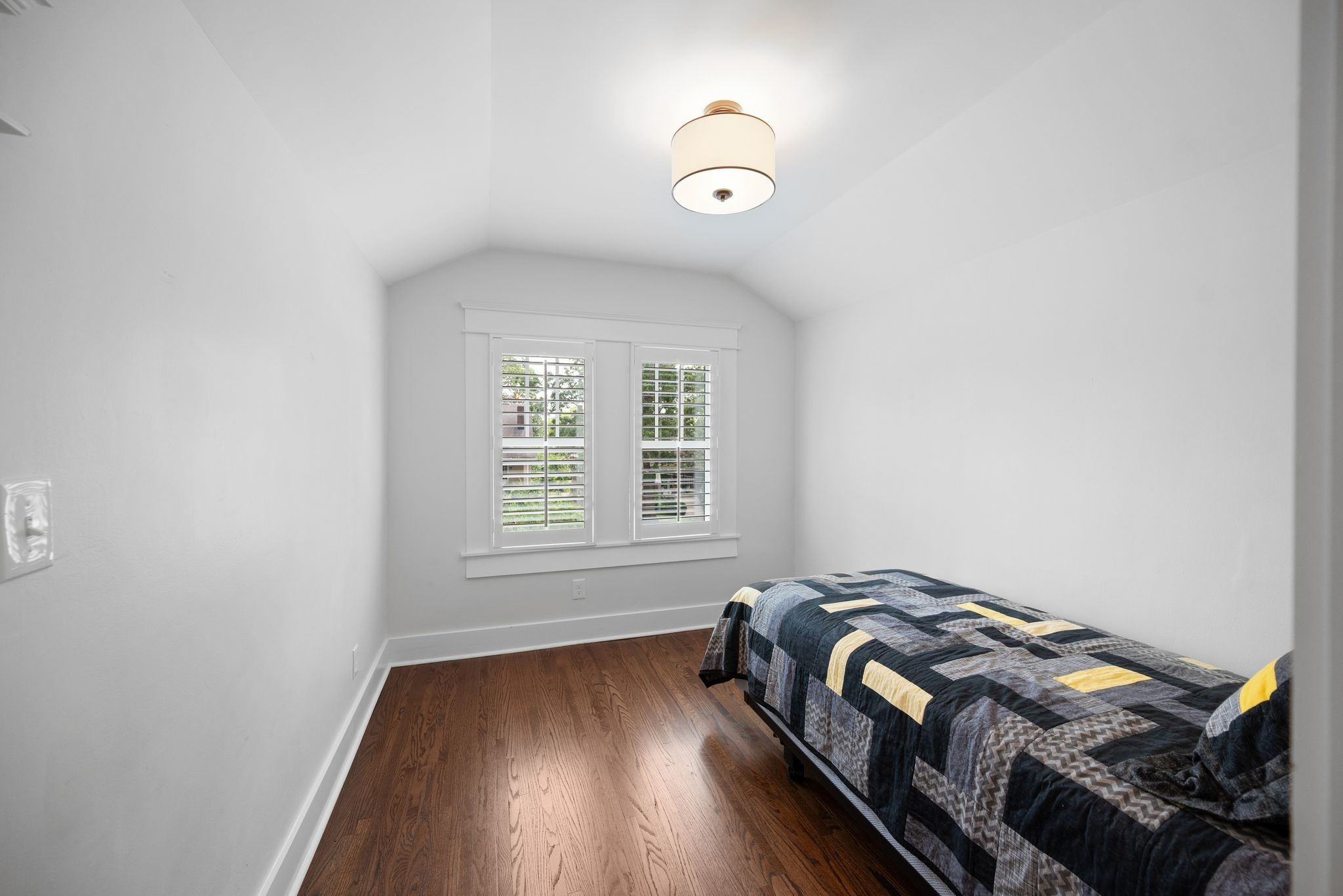 2601 Oakland Ave