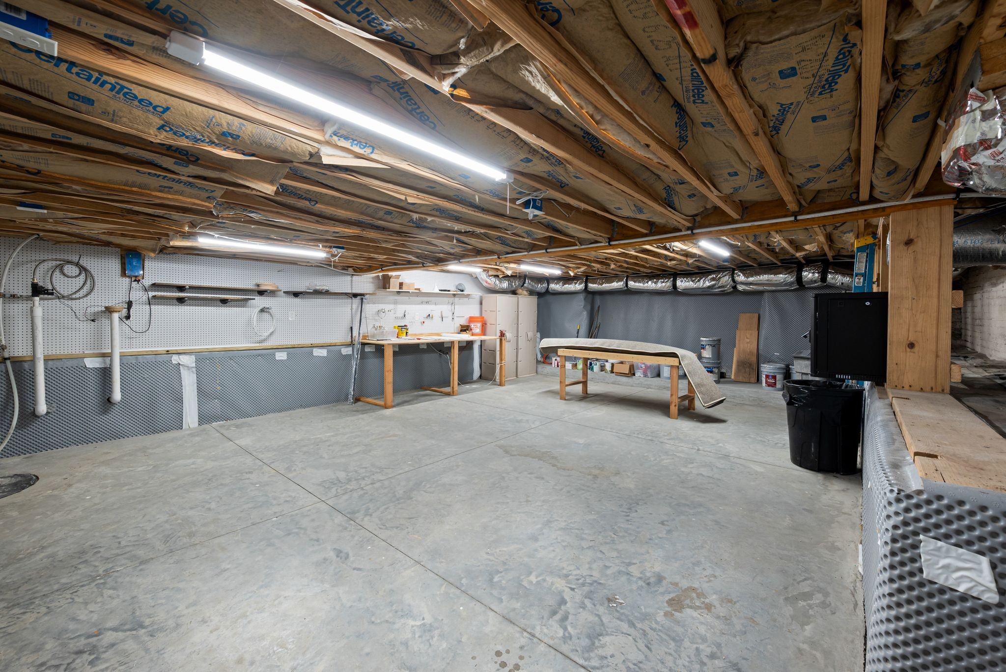 2601 Oakland Ave