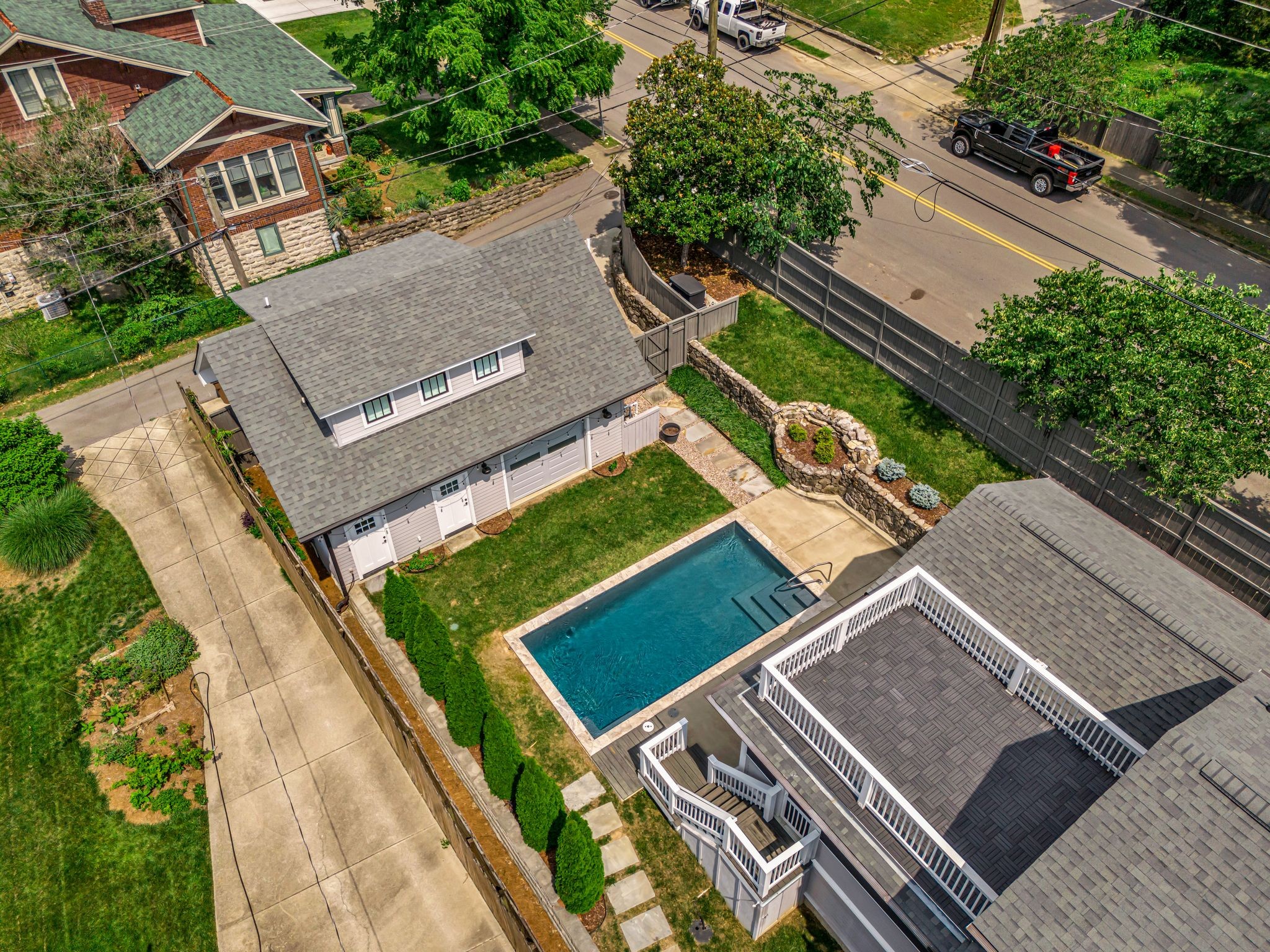 2601 Oakland Ave