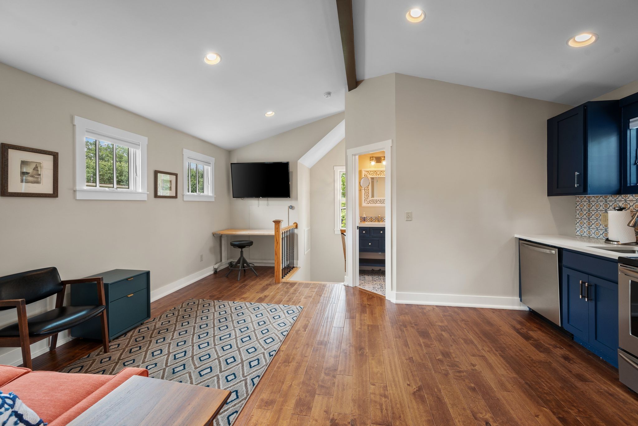 2601 Oakland Ave