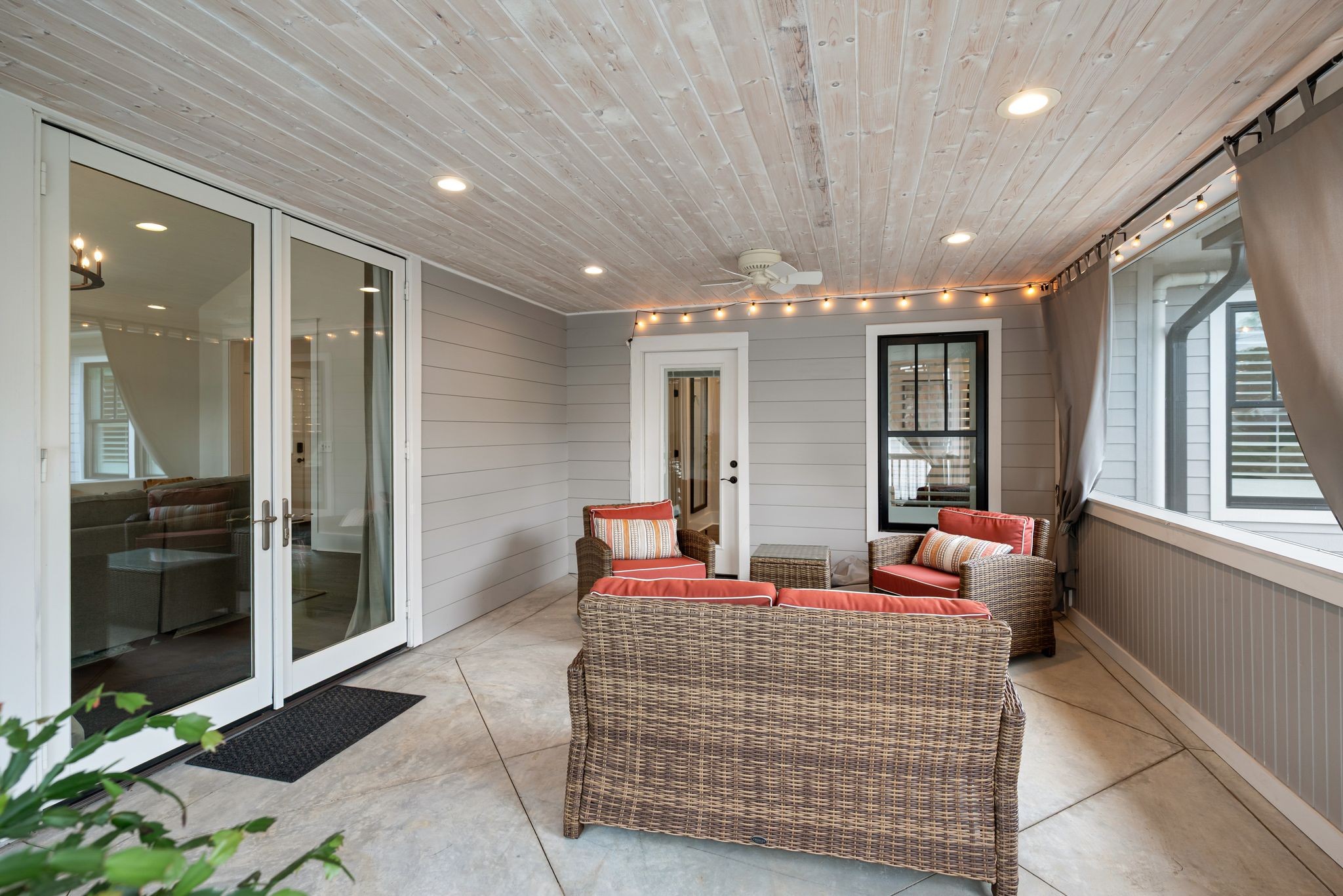 2601 Oakland Ave