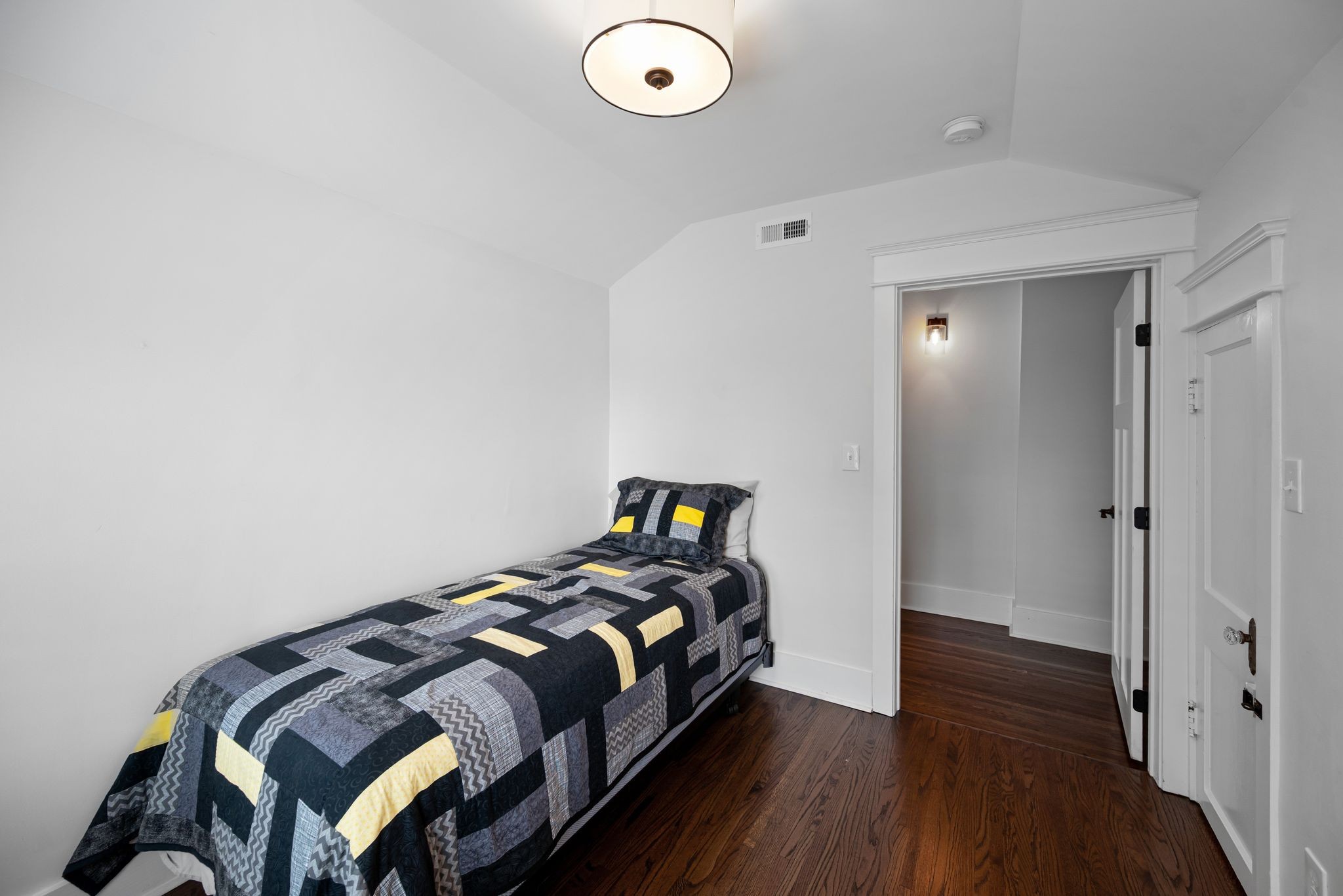2601 Oakland Ave