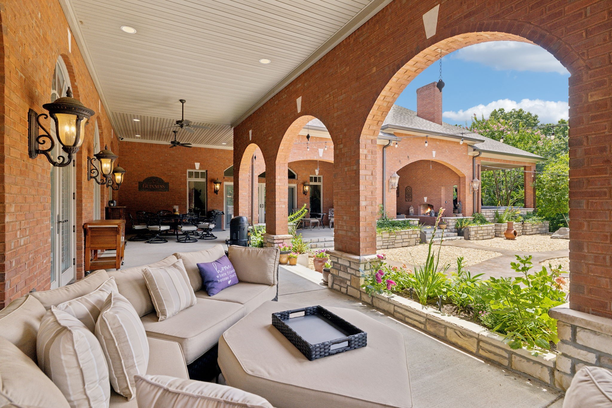 2526 Bearden Rd