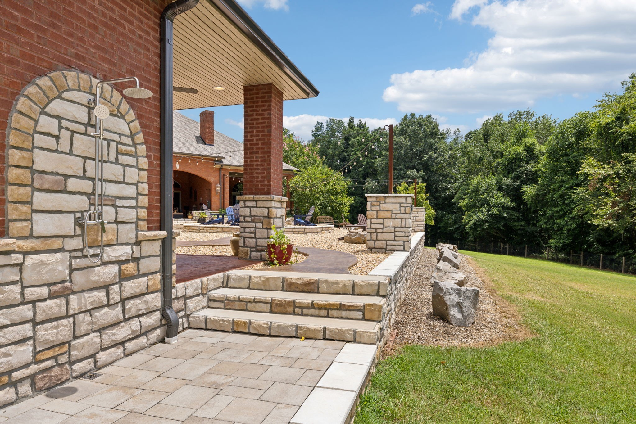2526 Bearden Rd