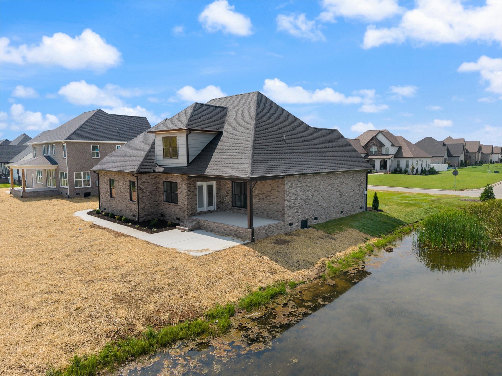 3814 Carriage Dr