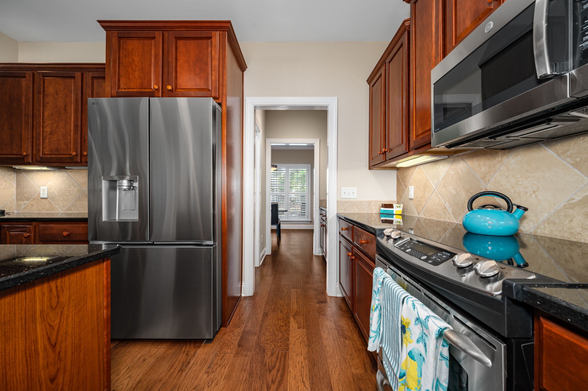 1926 Scarlett Dr