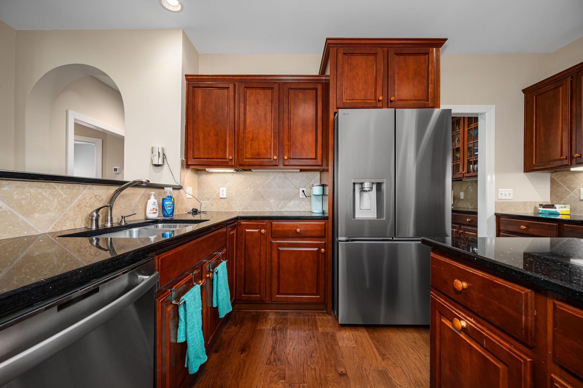 1926 Scarlett Dr