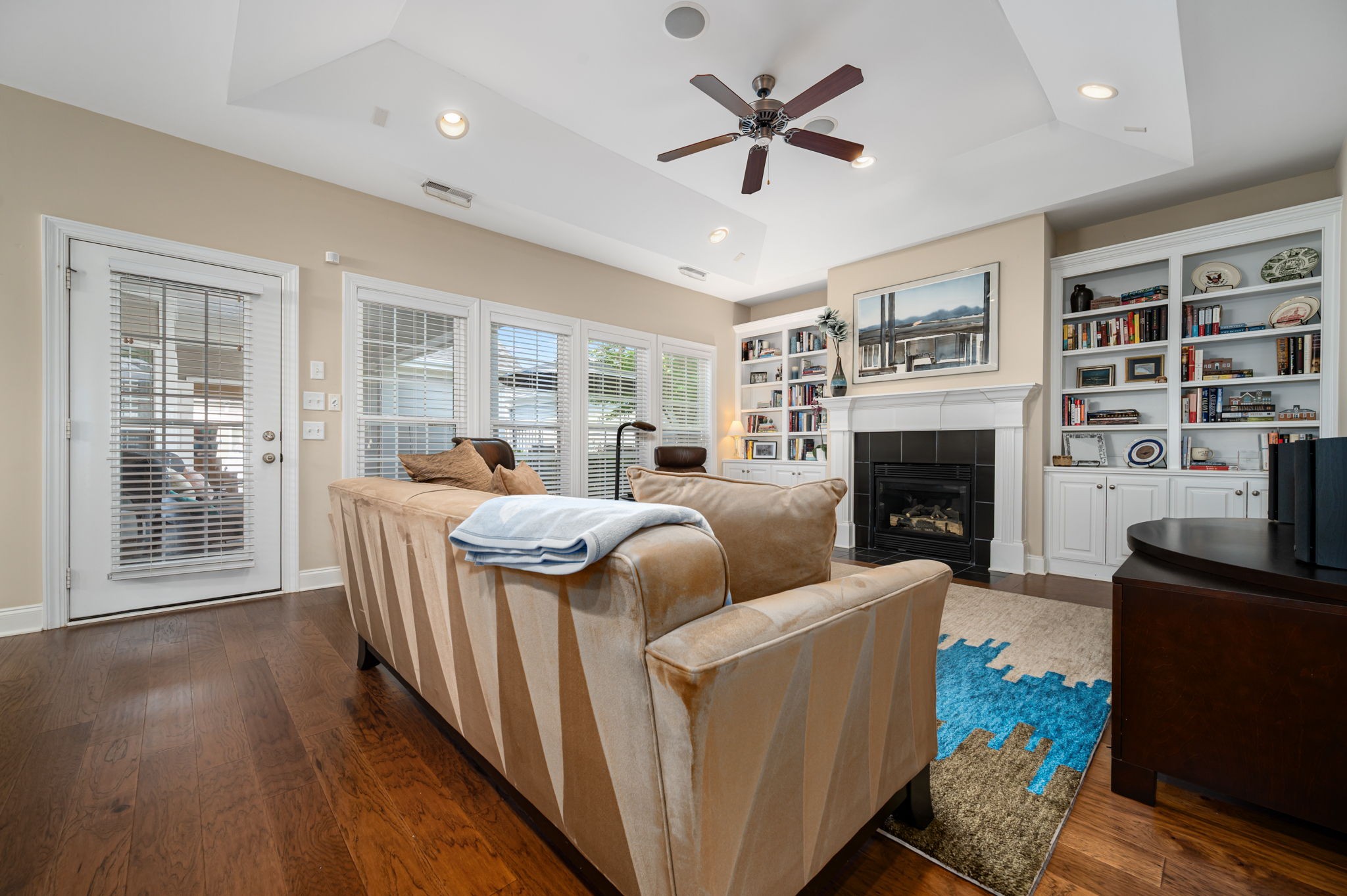 1926 Scarlett Dr