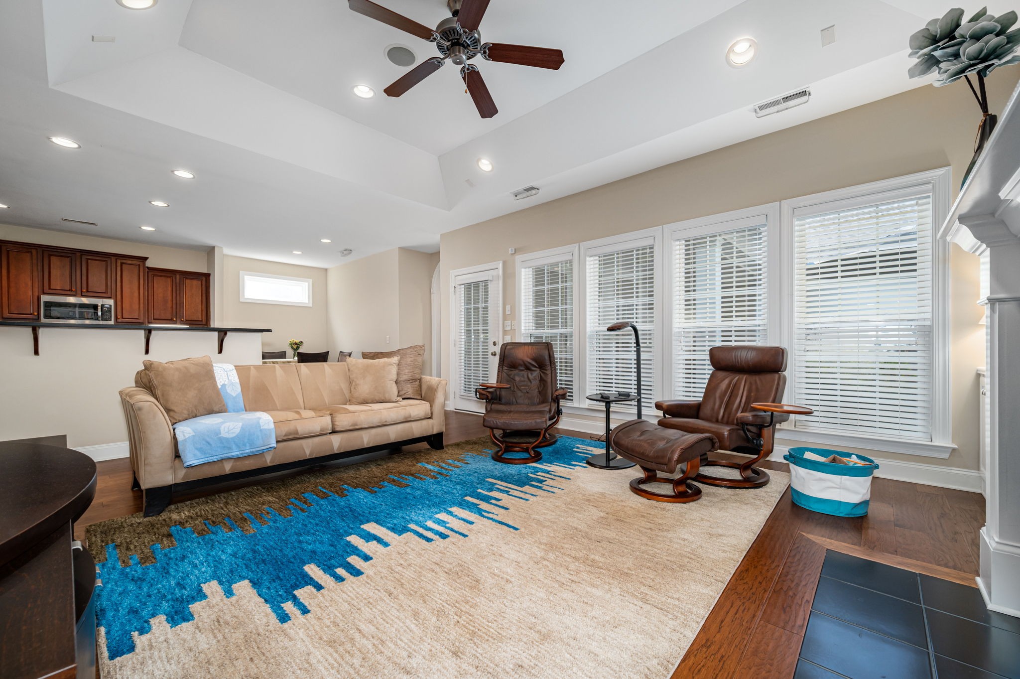 1926 Scarlett Dr