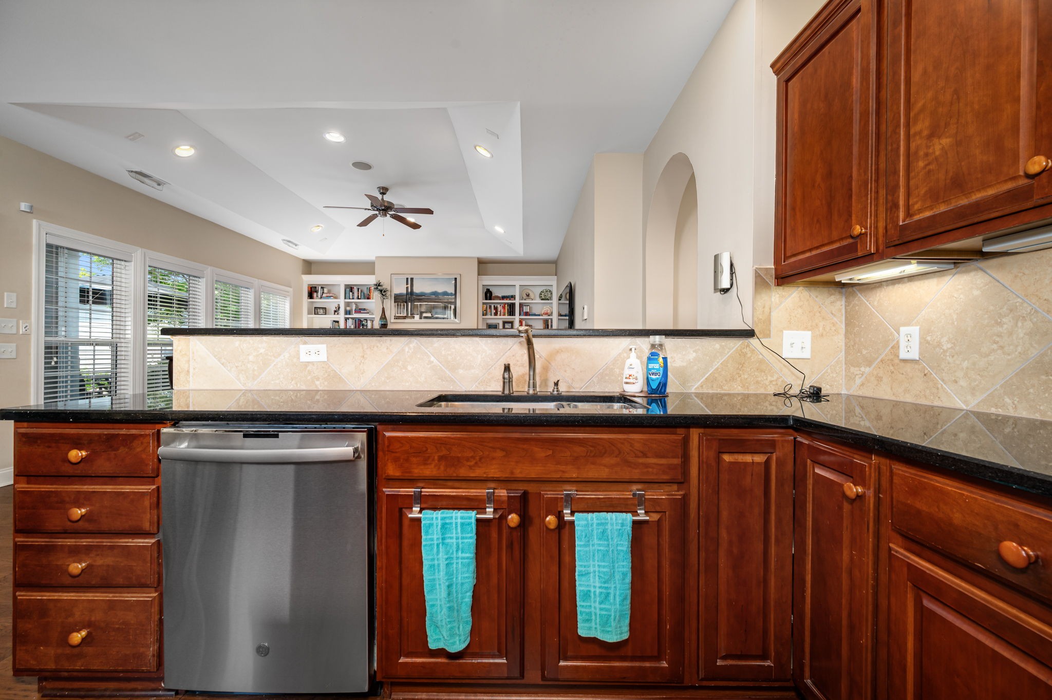 1926 Scarlett Dr