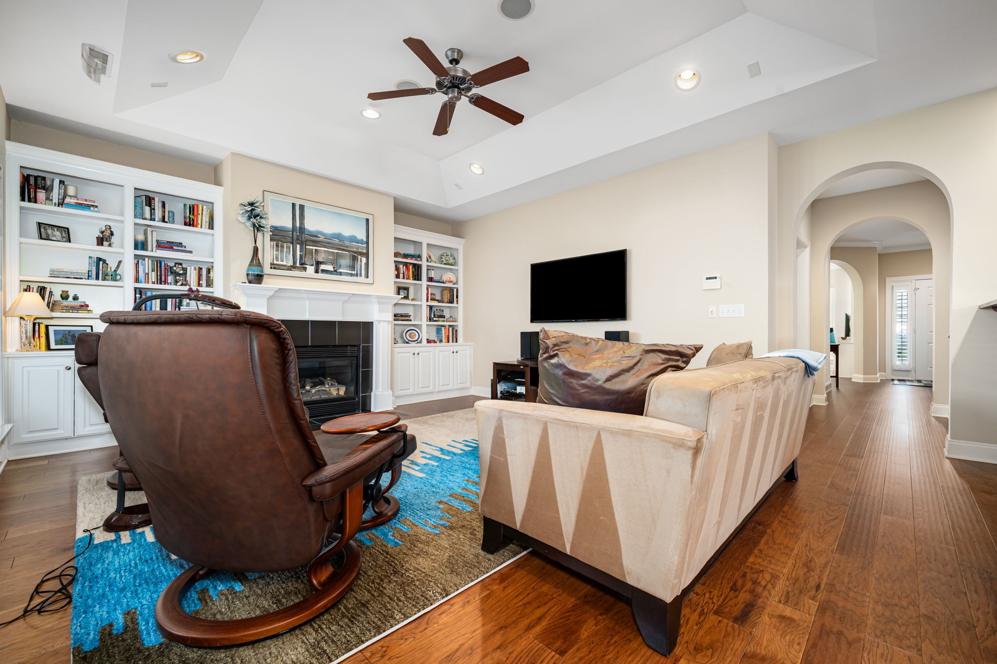 1926 Scarlett Dr
