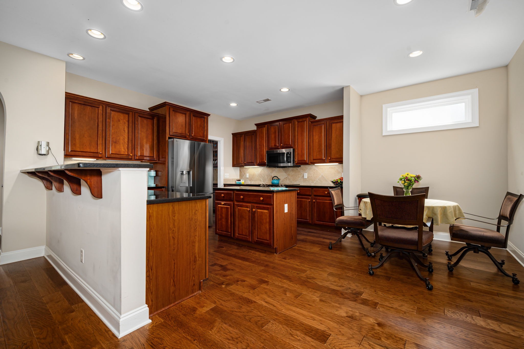 1926 Scarlett Dr
