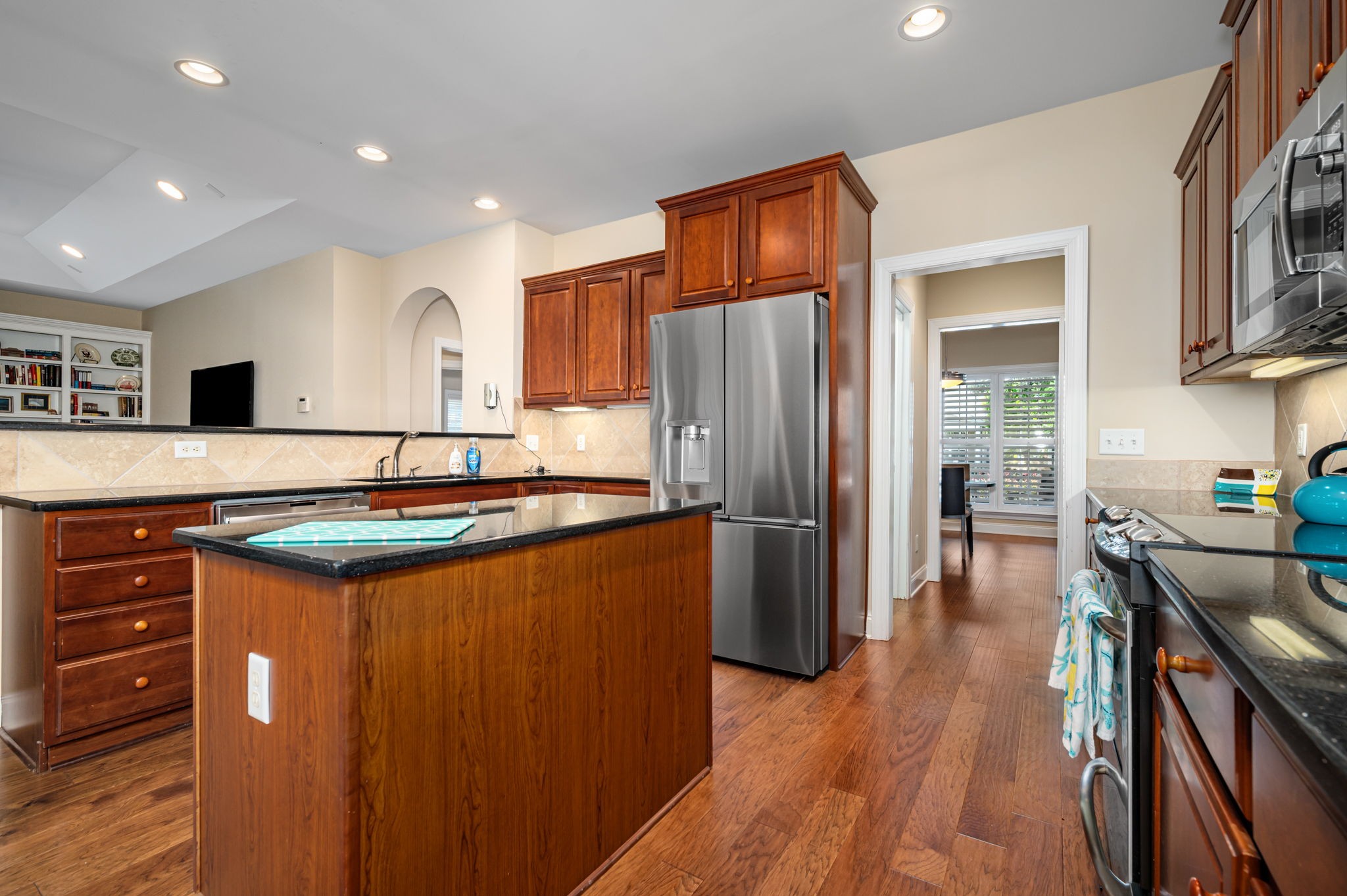 1926 Scarlett Dr
