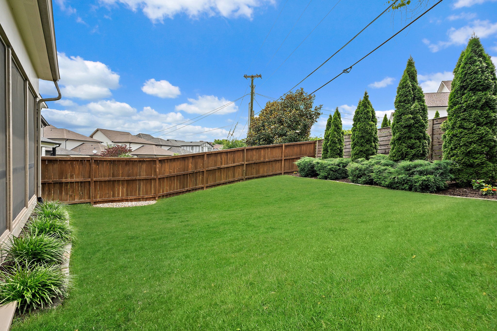 1931 Warfield Dr