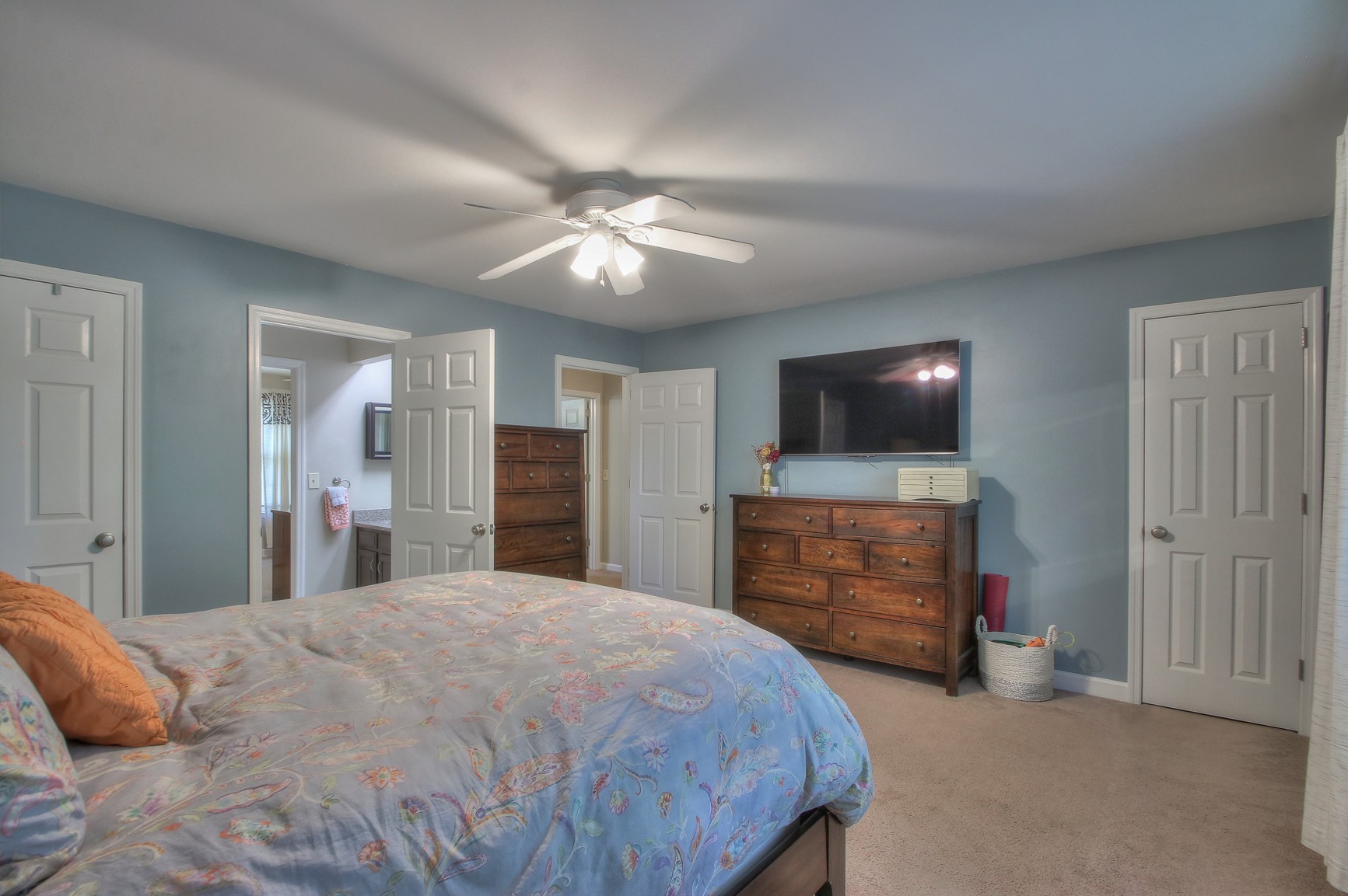 3321 Lealand Ln