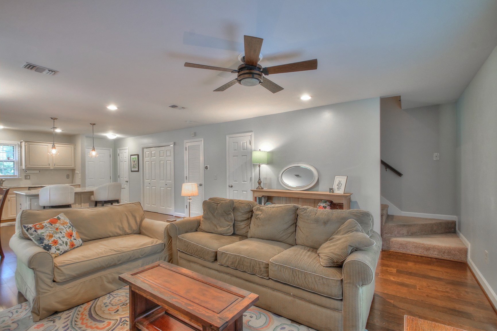 3321 Lealand Ln