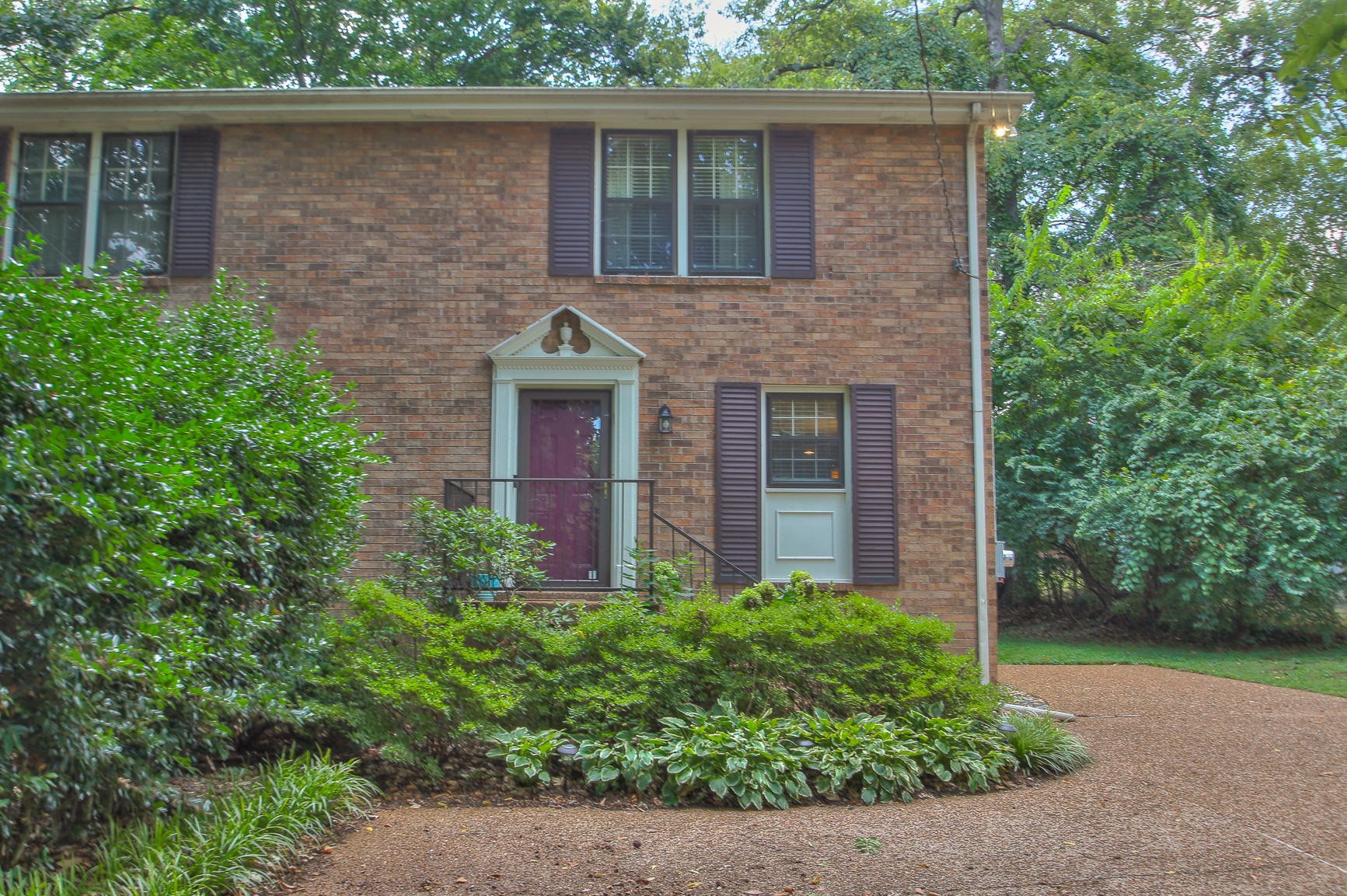 3321 Lealand Ln
