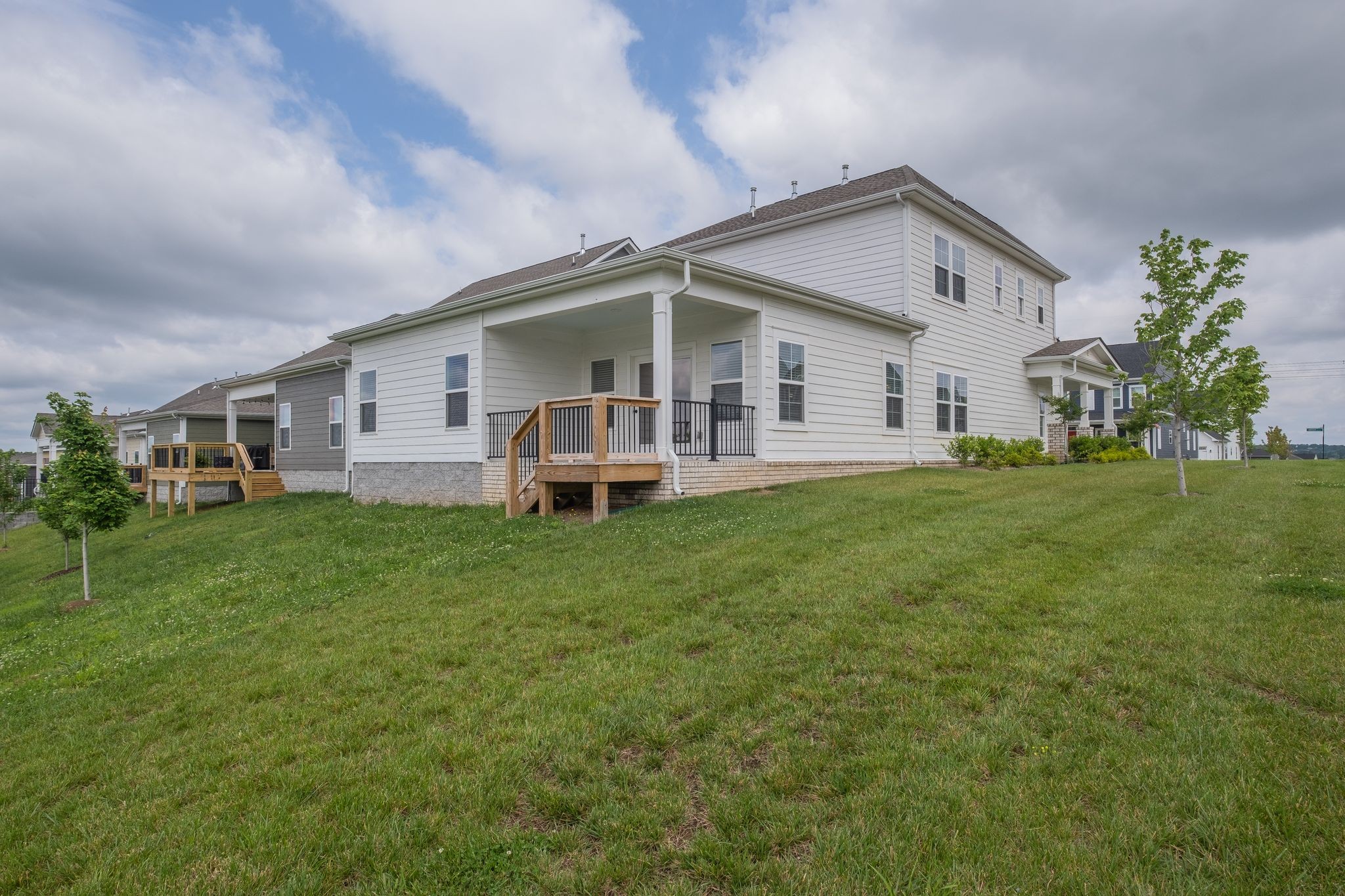 8152 Warbler Way