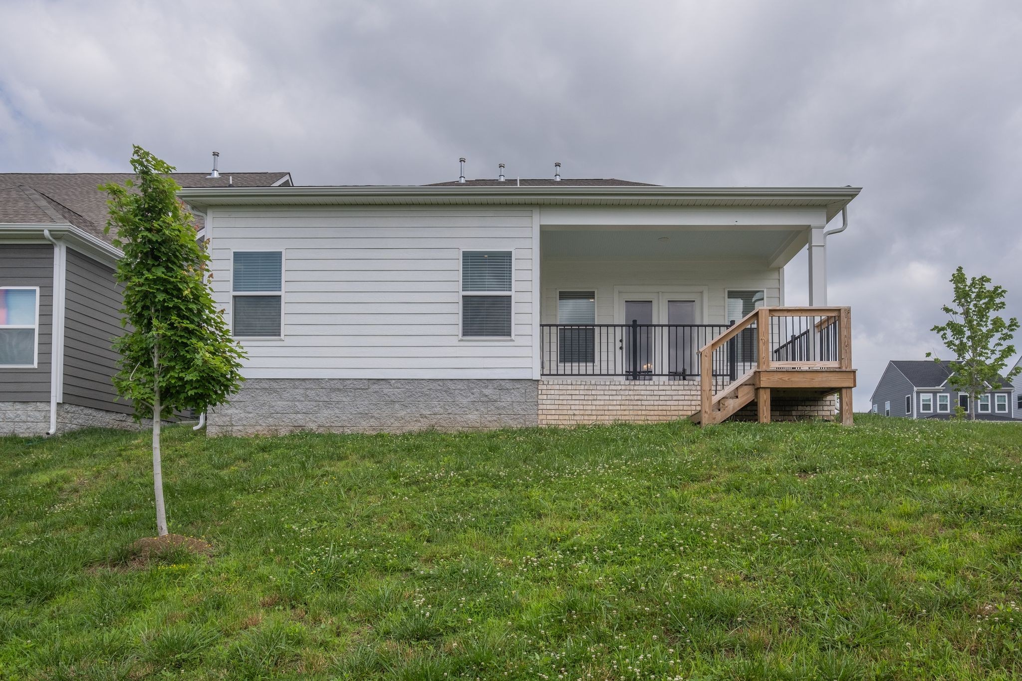 8152 Warbler Way