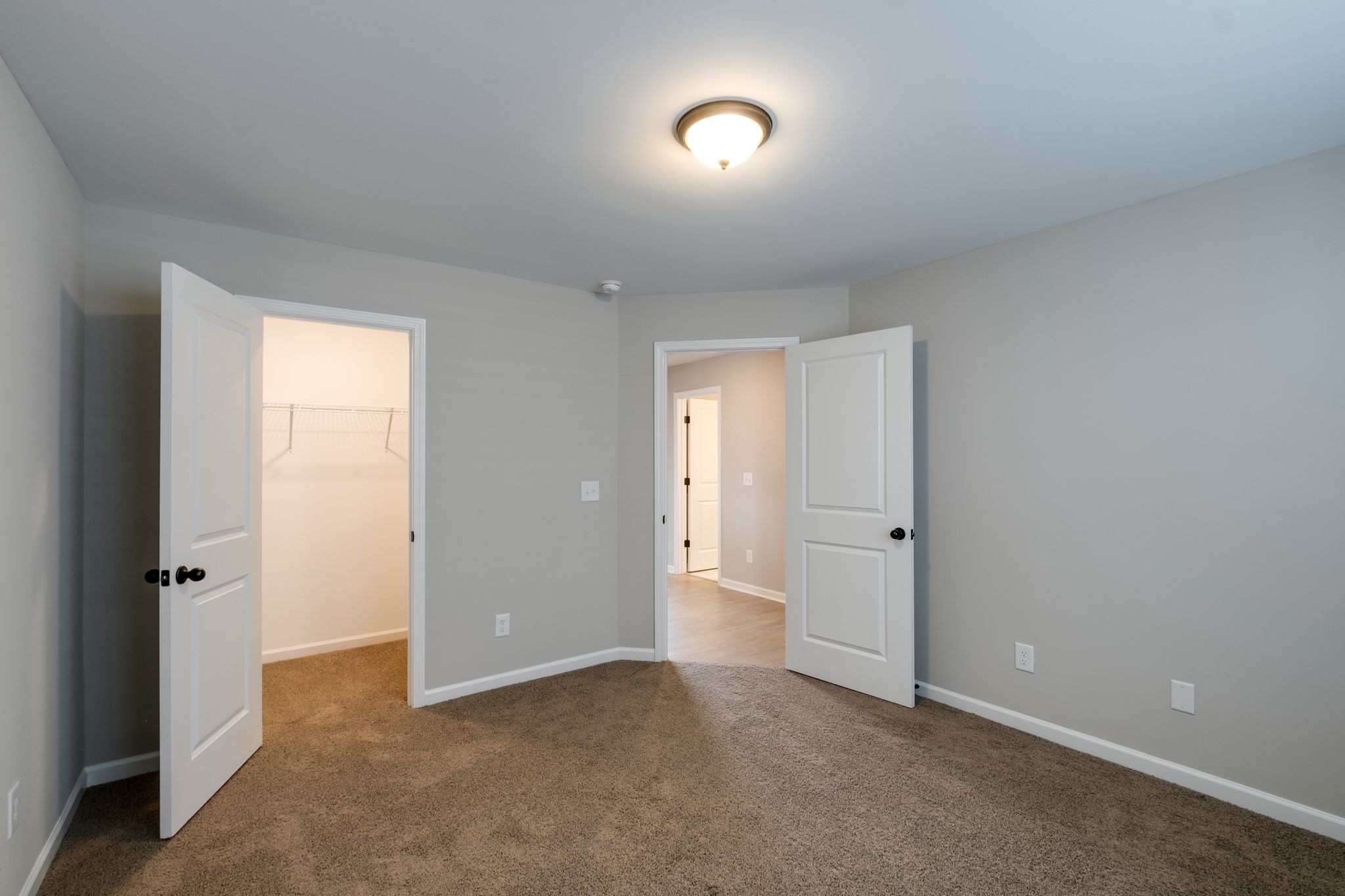 8152 Warbler Way