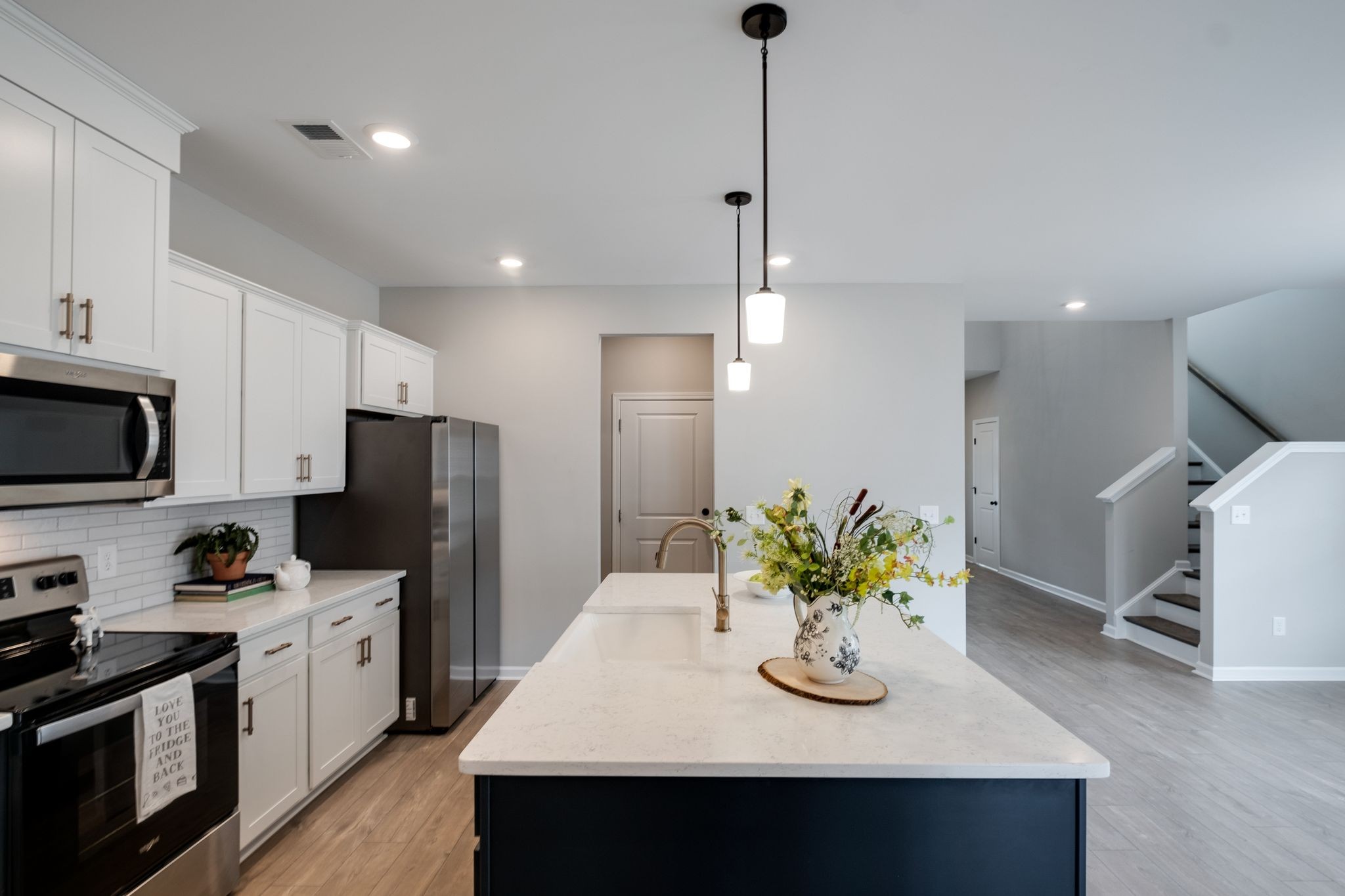 8152 Warbler Way
