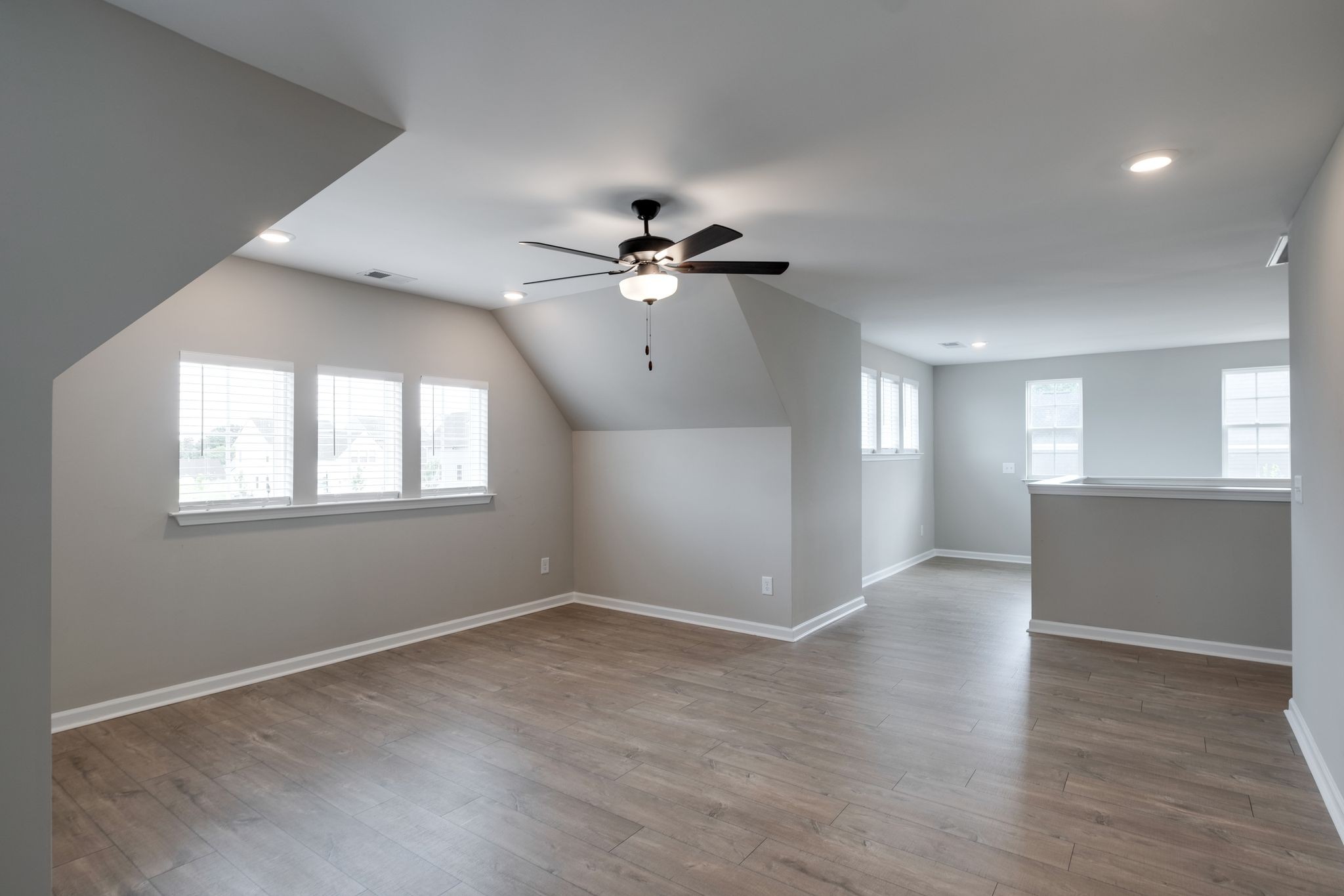 8152 Warbler Way