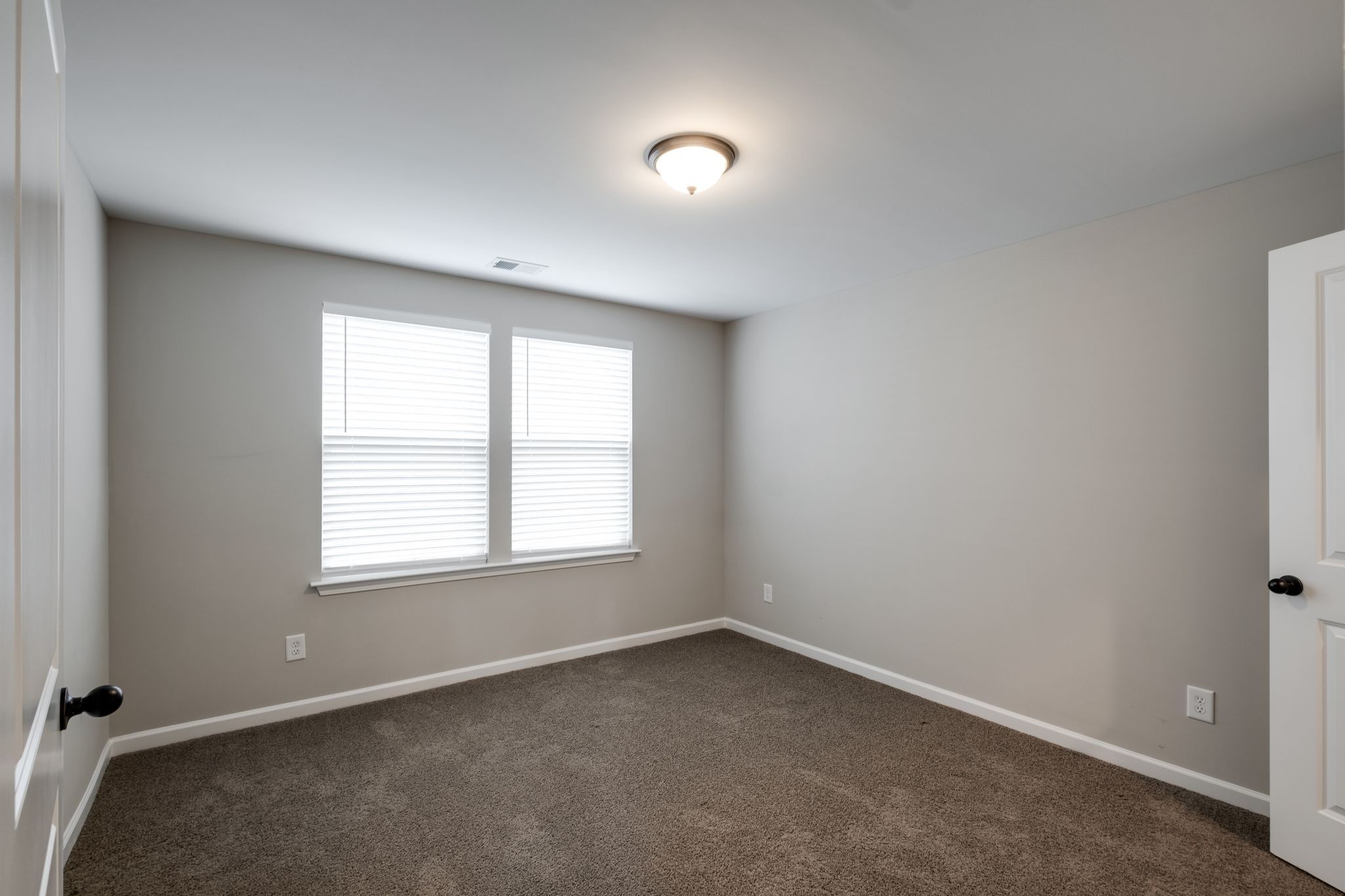 8152 Warbler Way