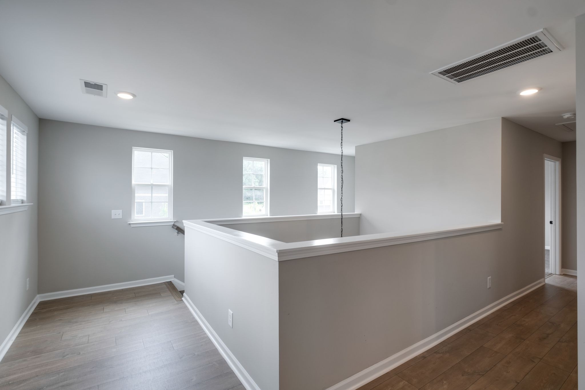 8152 Warbler Way
