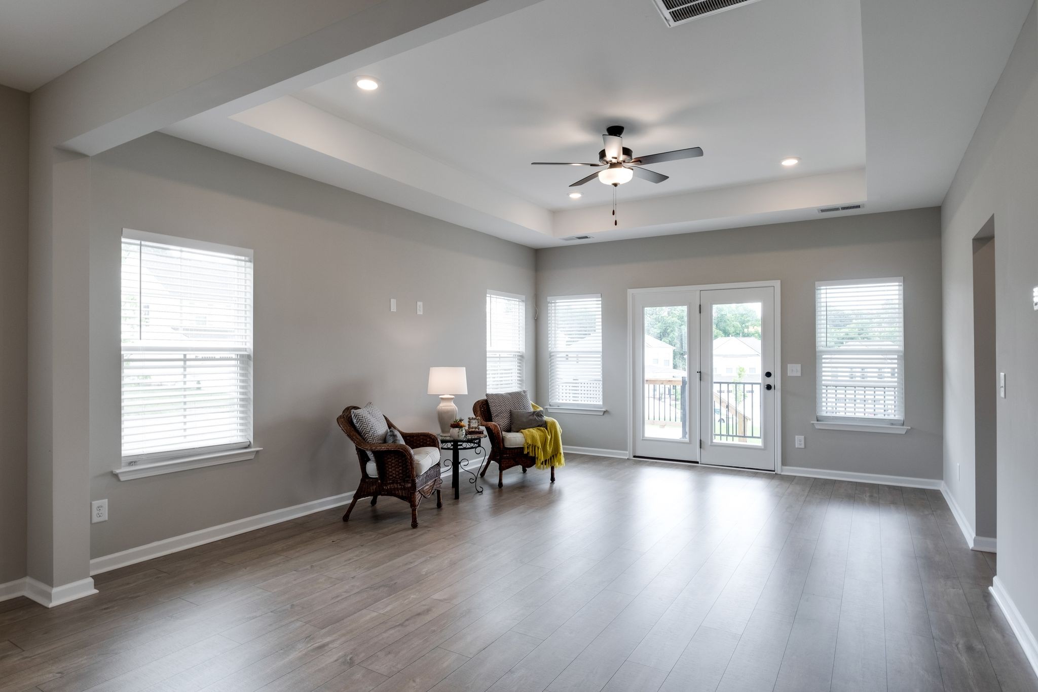 8152 Warbler Way