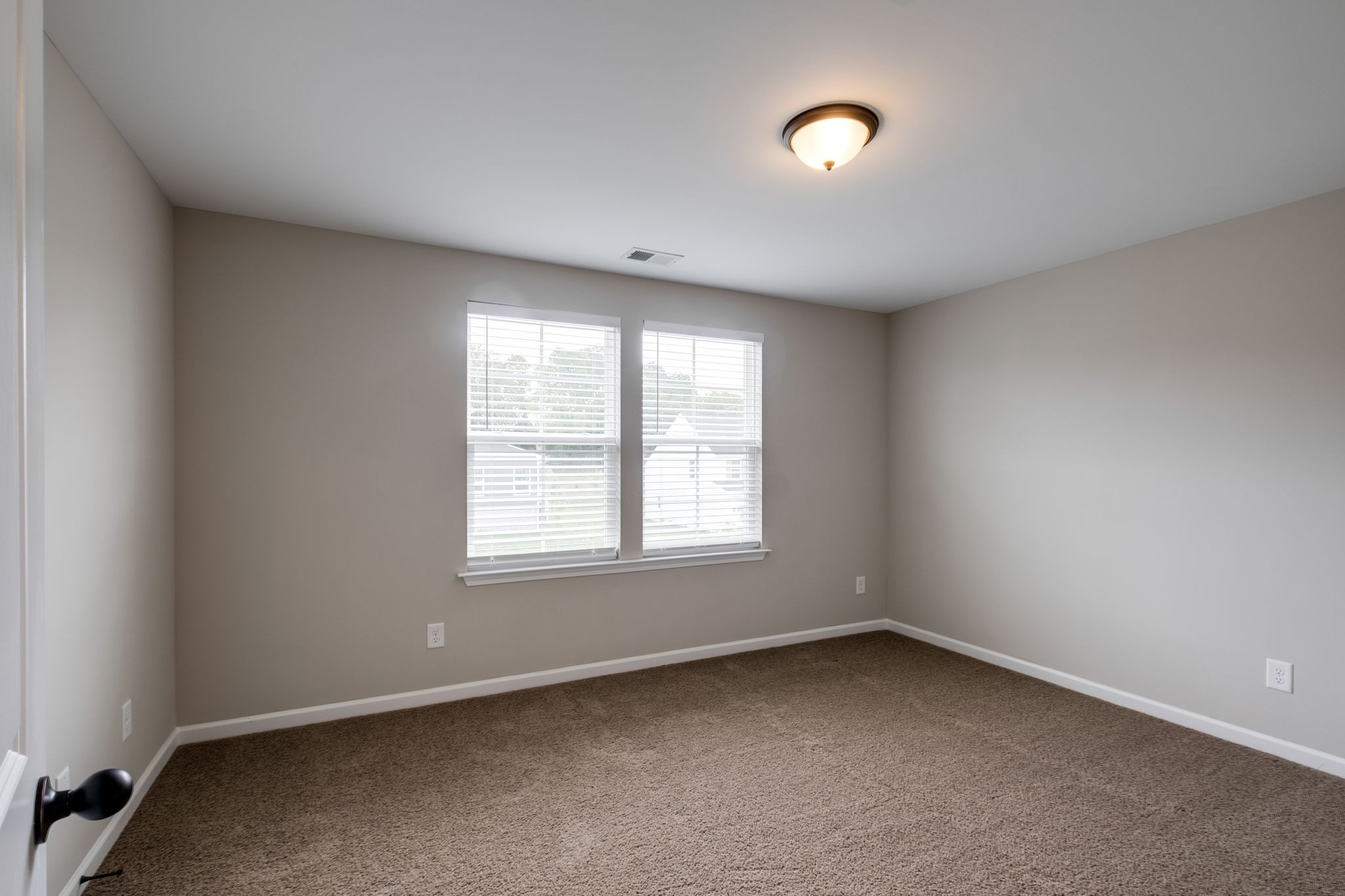8152 Warbler Way
