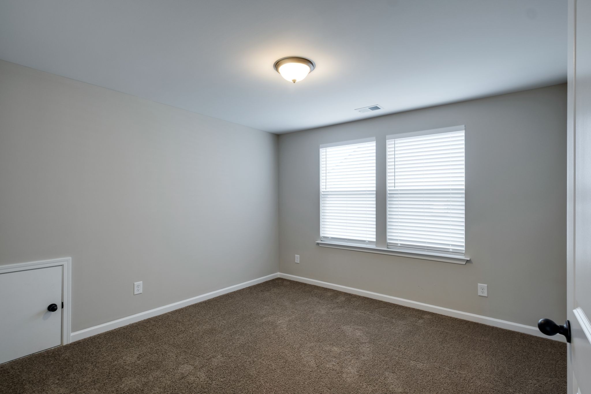 8152 Warbler Way