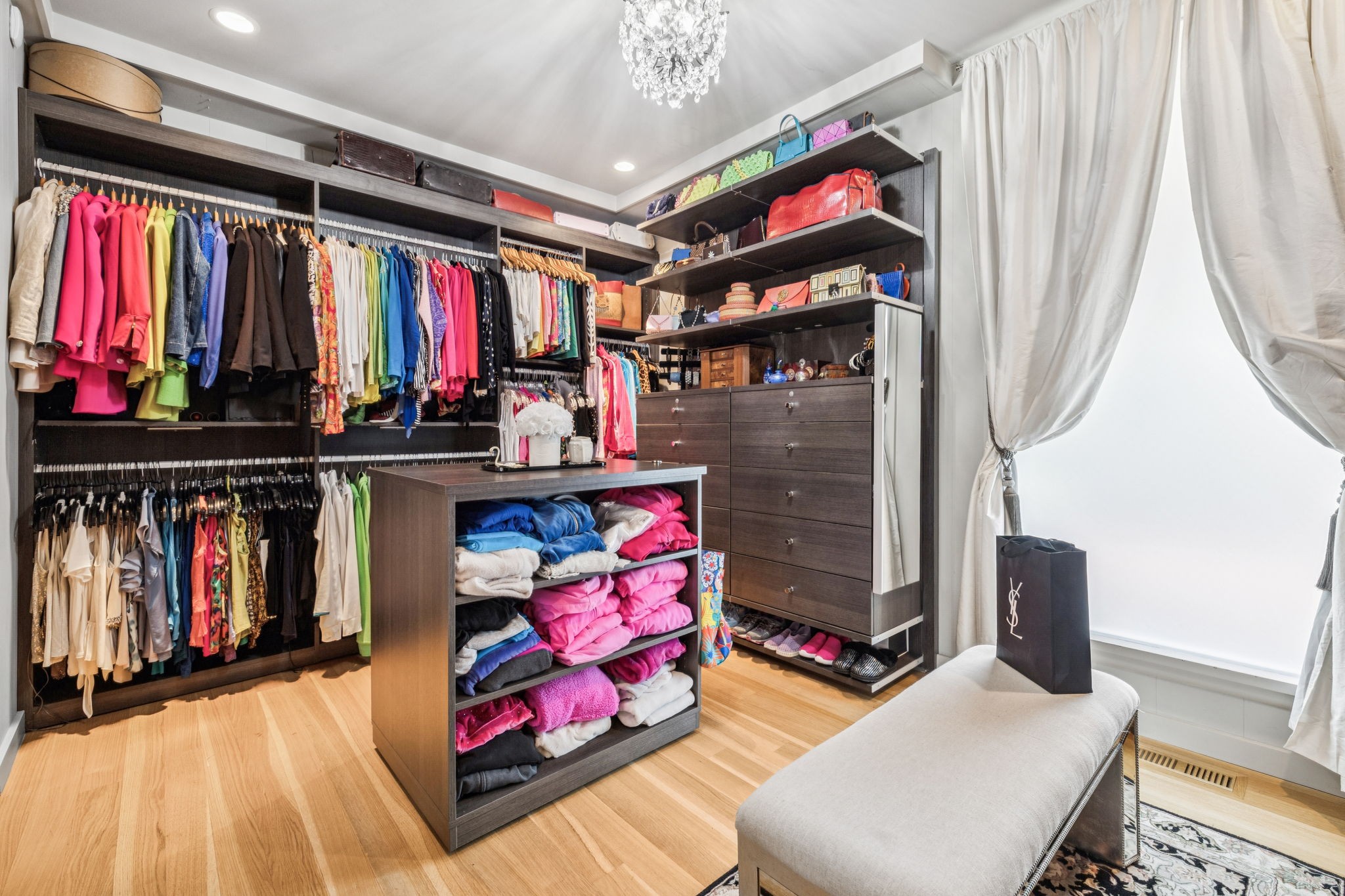 1091 Lynnwood Blvd