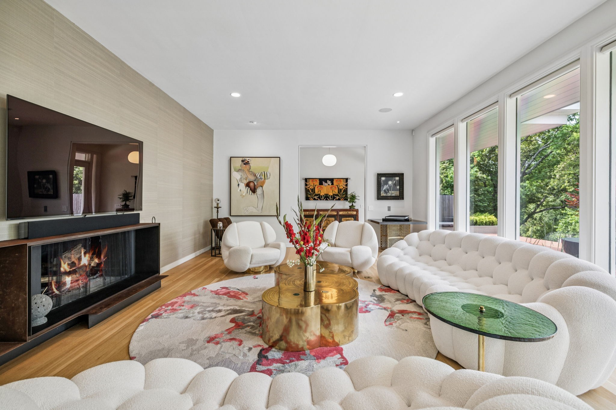 1091 Lynnwood Blvd