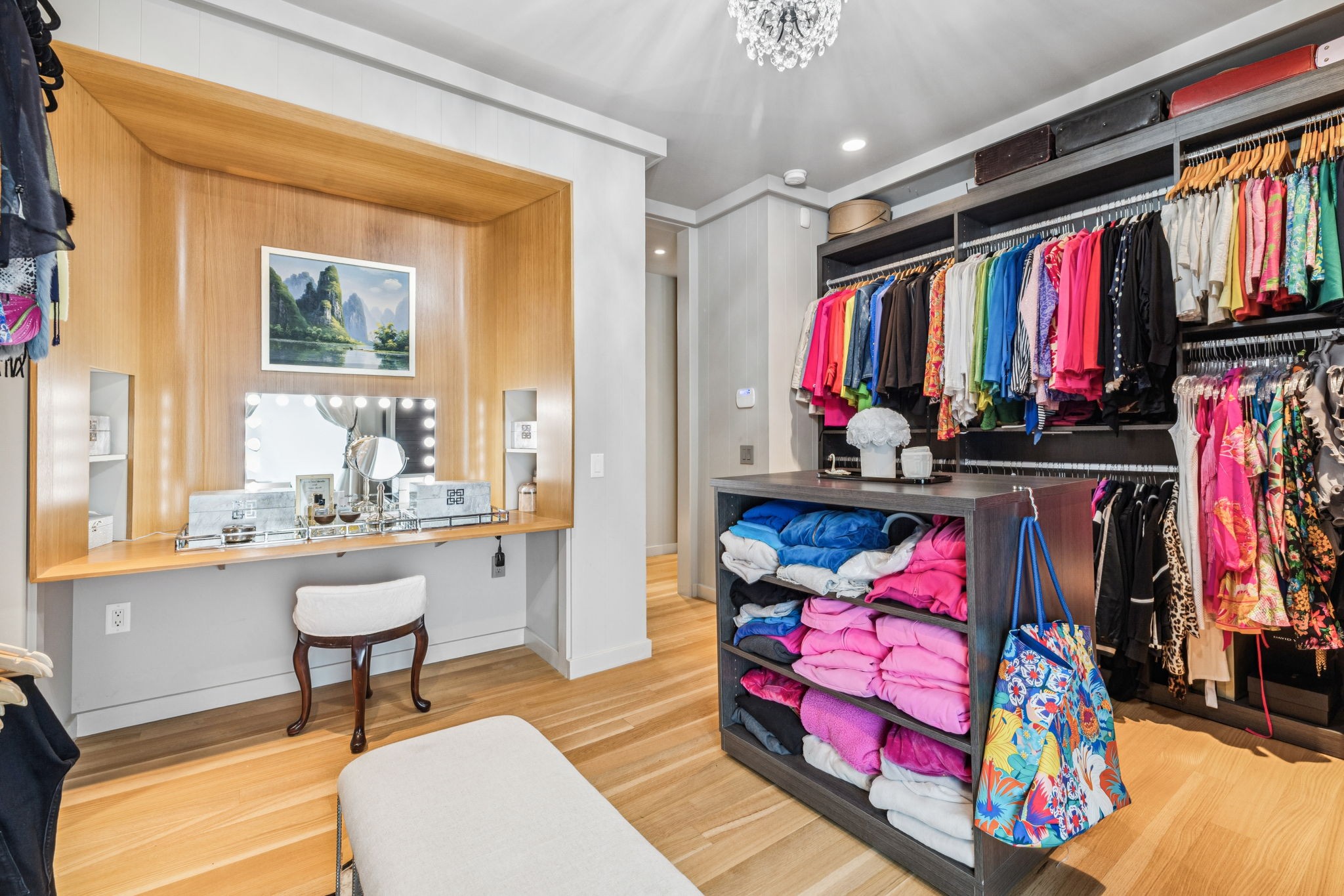 1091 Lynnwood Blvd