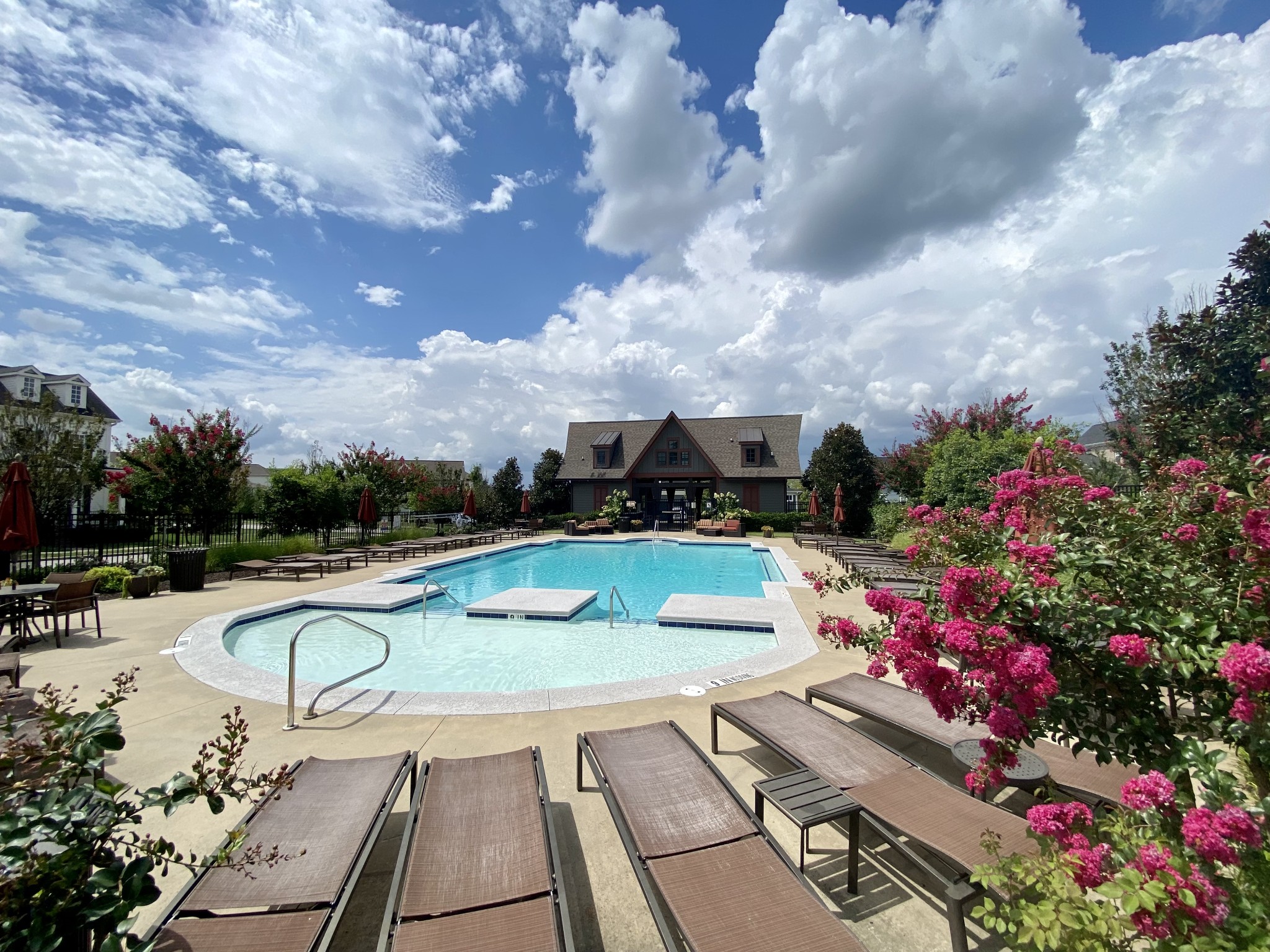 7040 Wenlock Ln