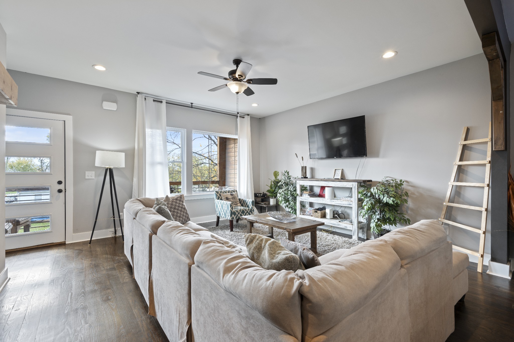 844 Cherokee Ave Unit: 11