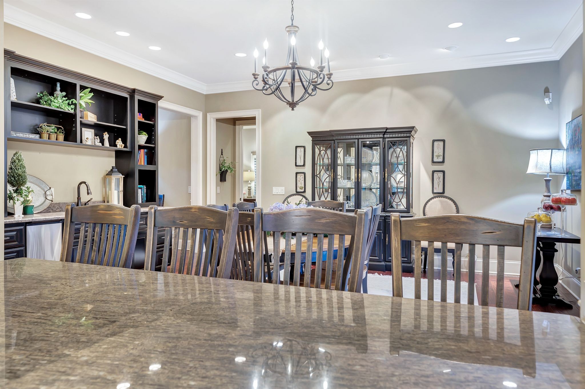 2811 Craythorne Dr