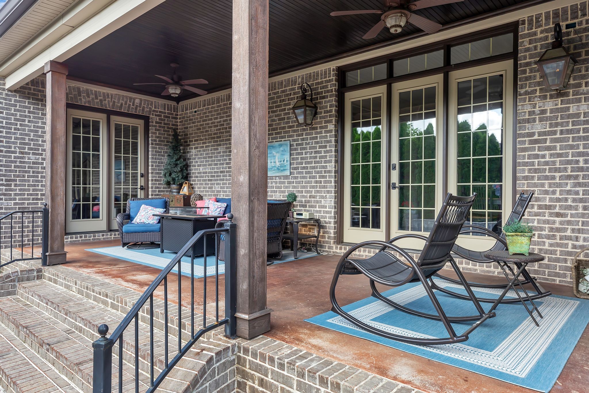 2811 Craythorne Dr