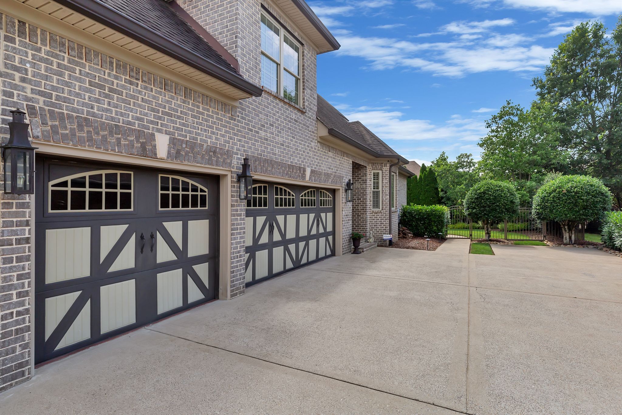 2811 Craythorne Dr